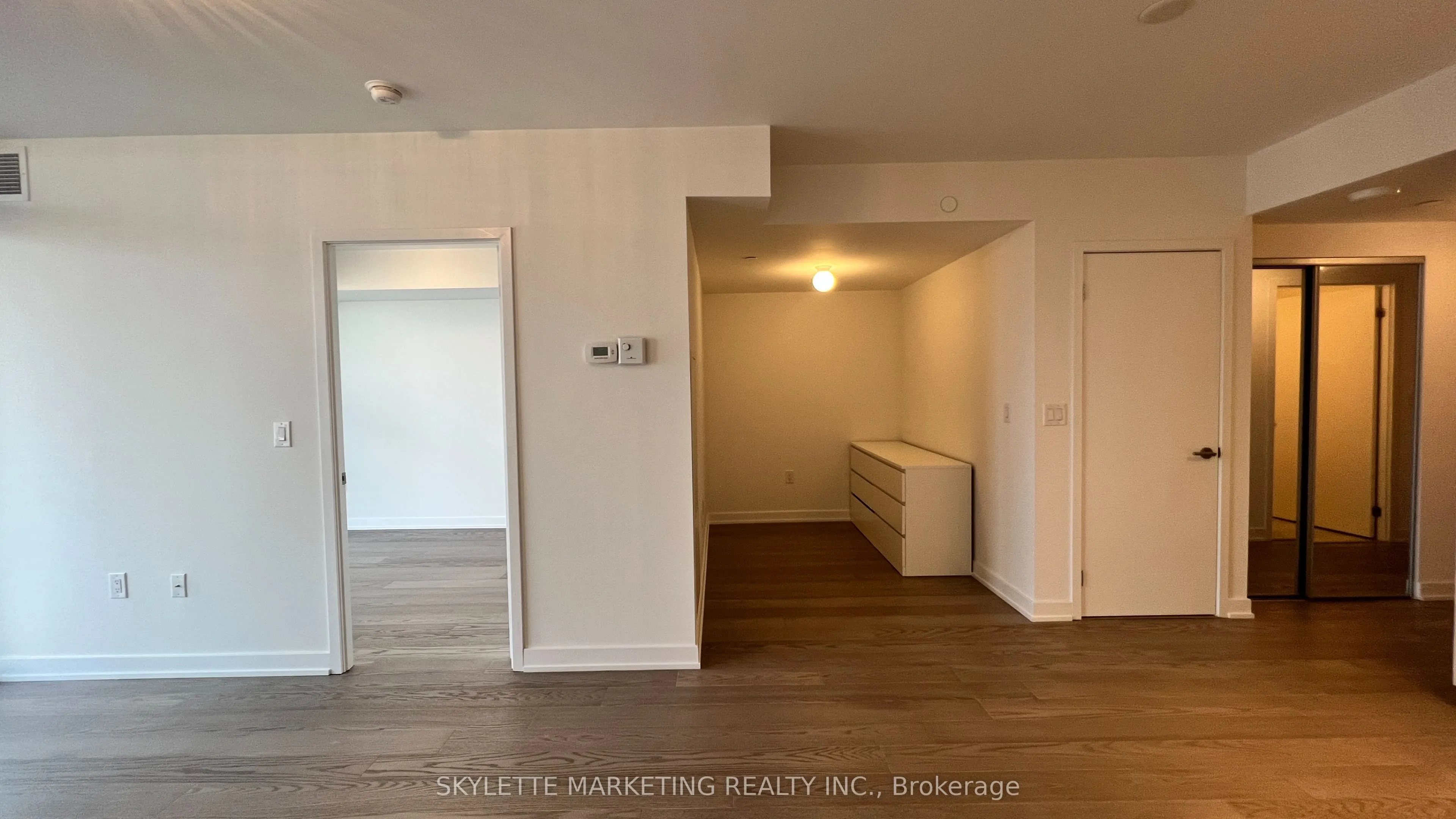 11 Wellesley Street W, #3204