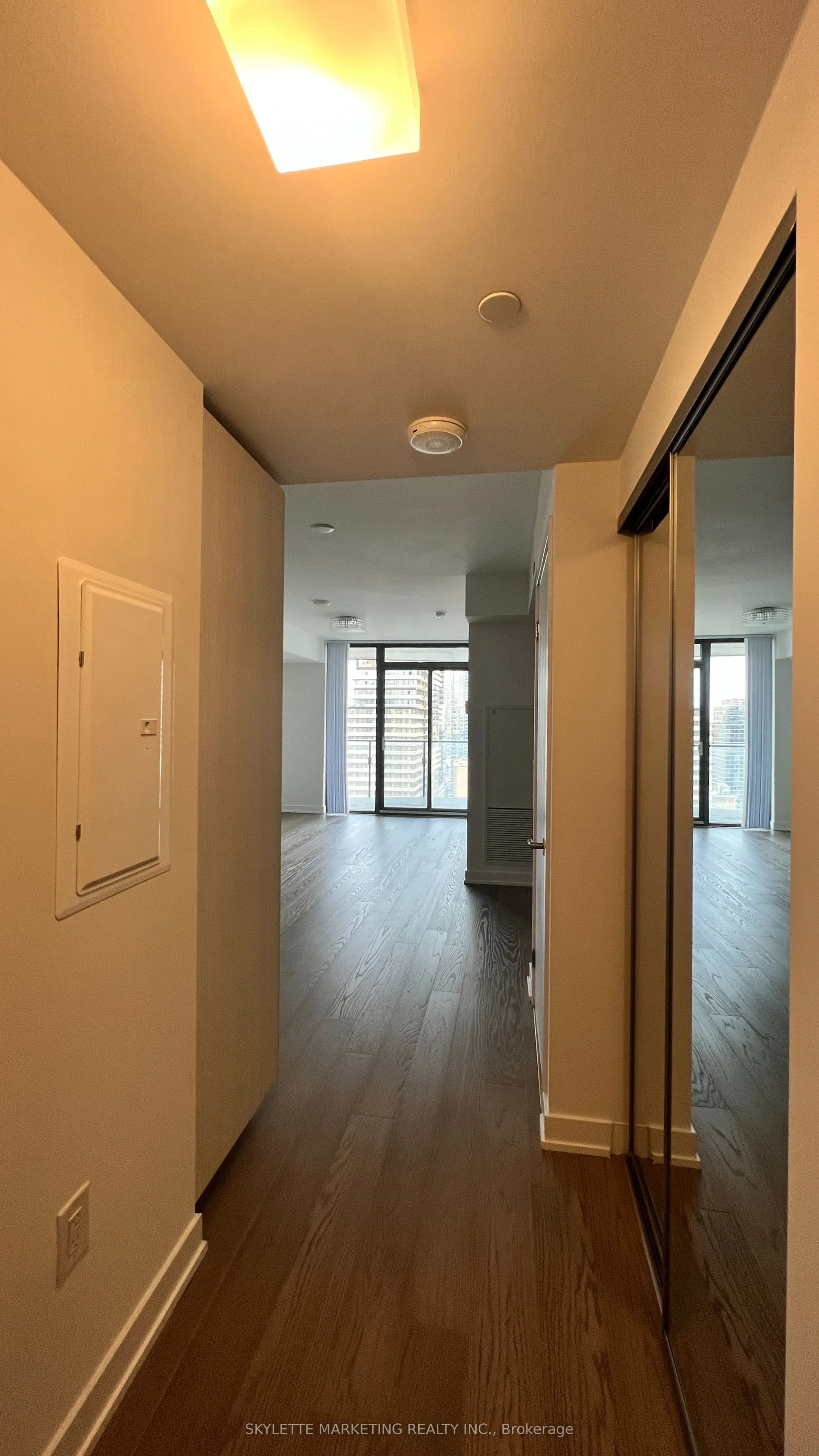 11 Wellesley Street W, #3204