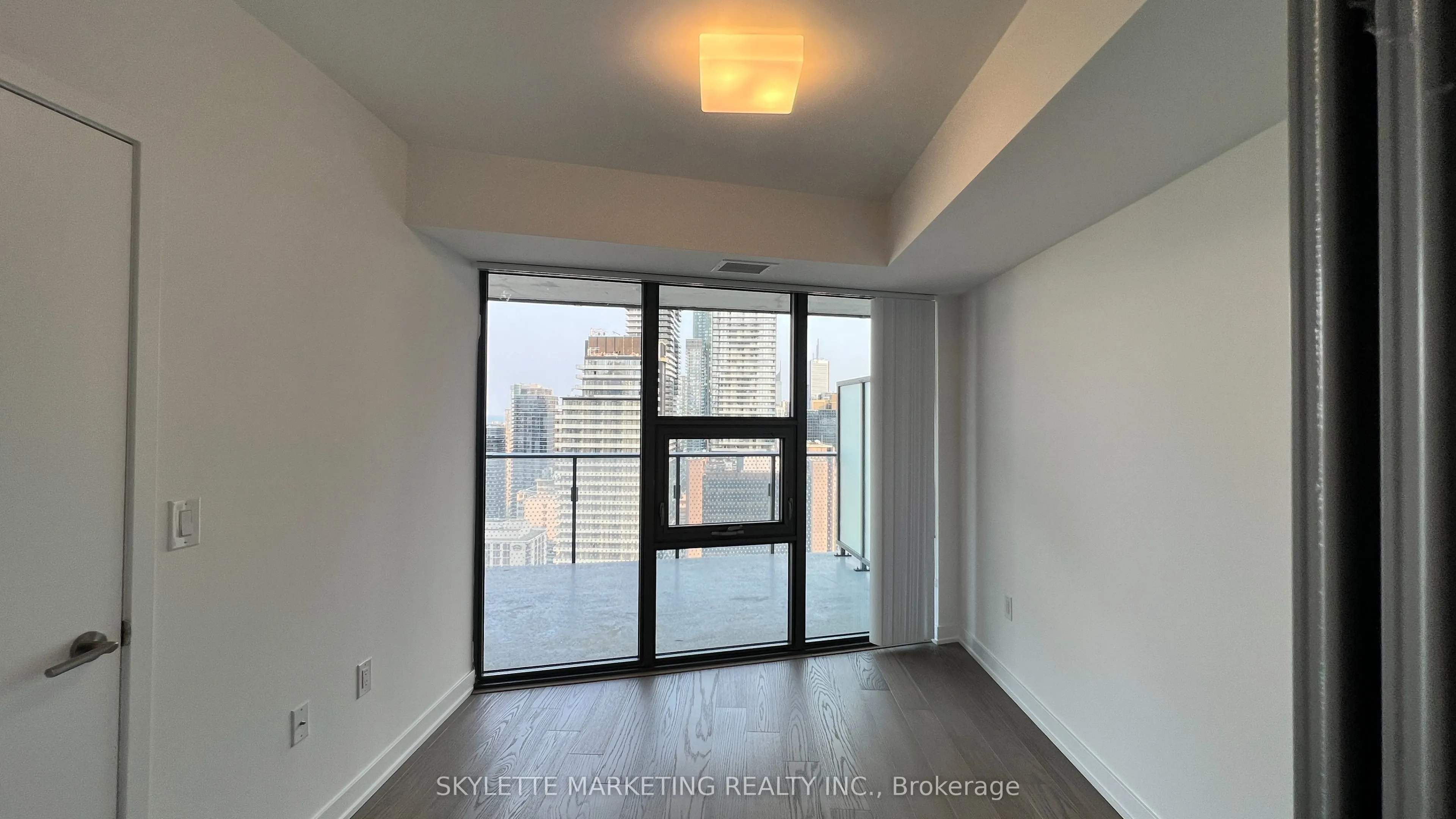 11 Wellesley Street W, #3204