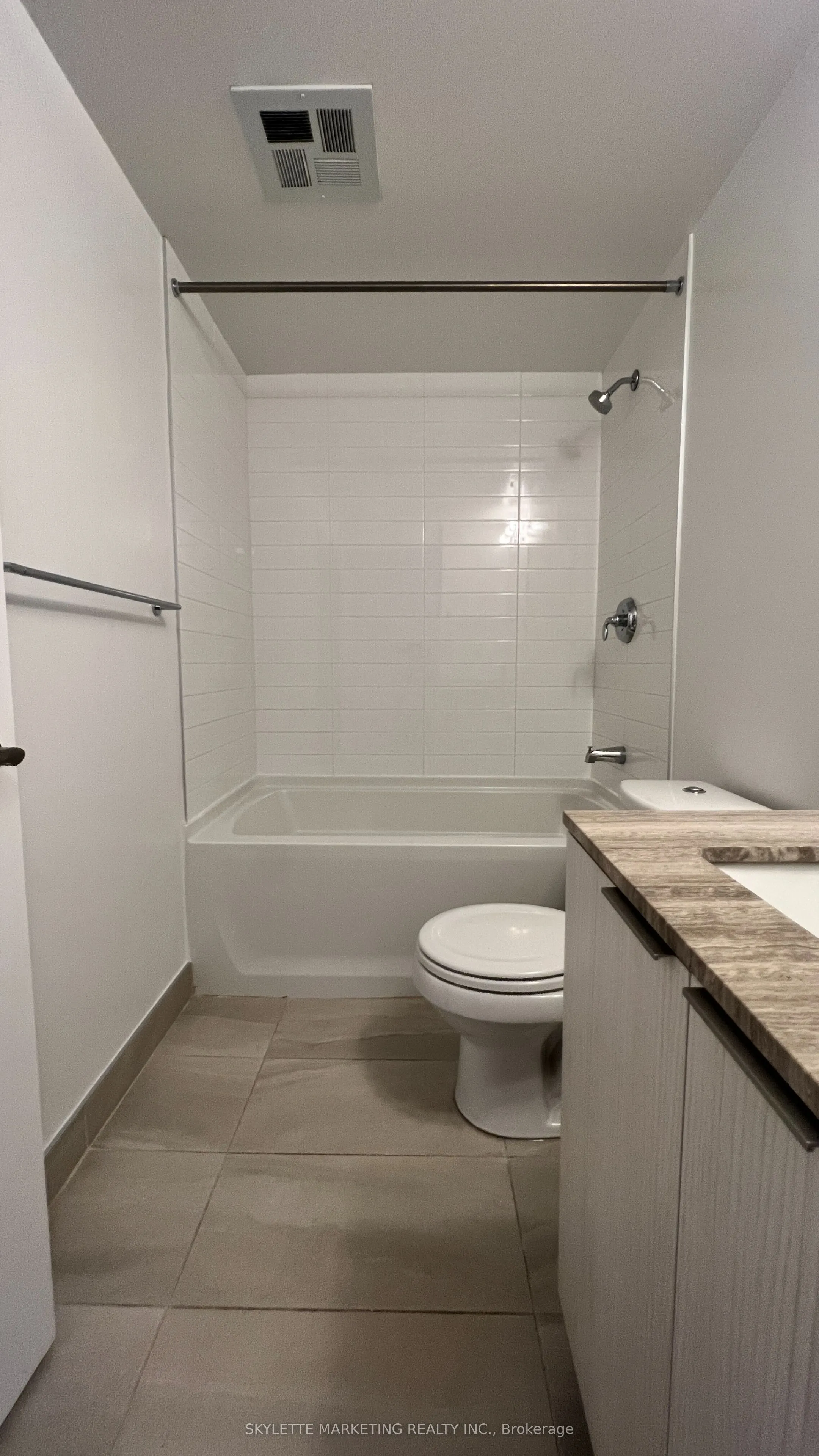 11 Wellesley Street W, #3204