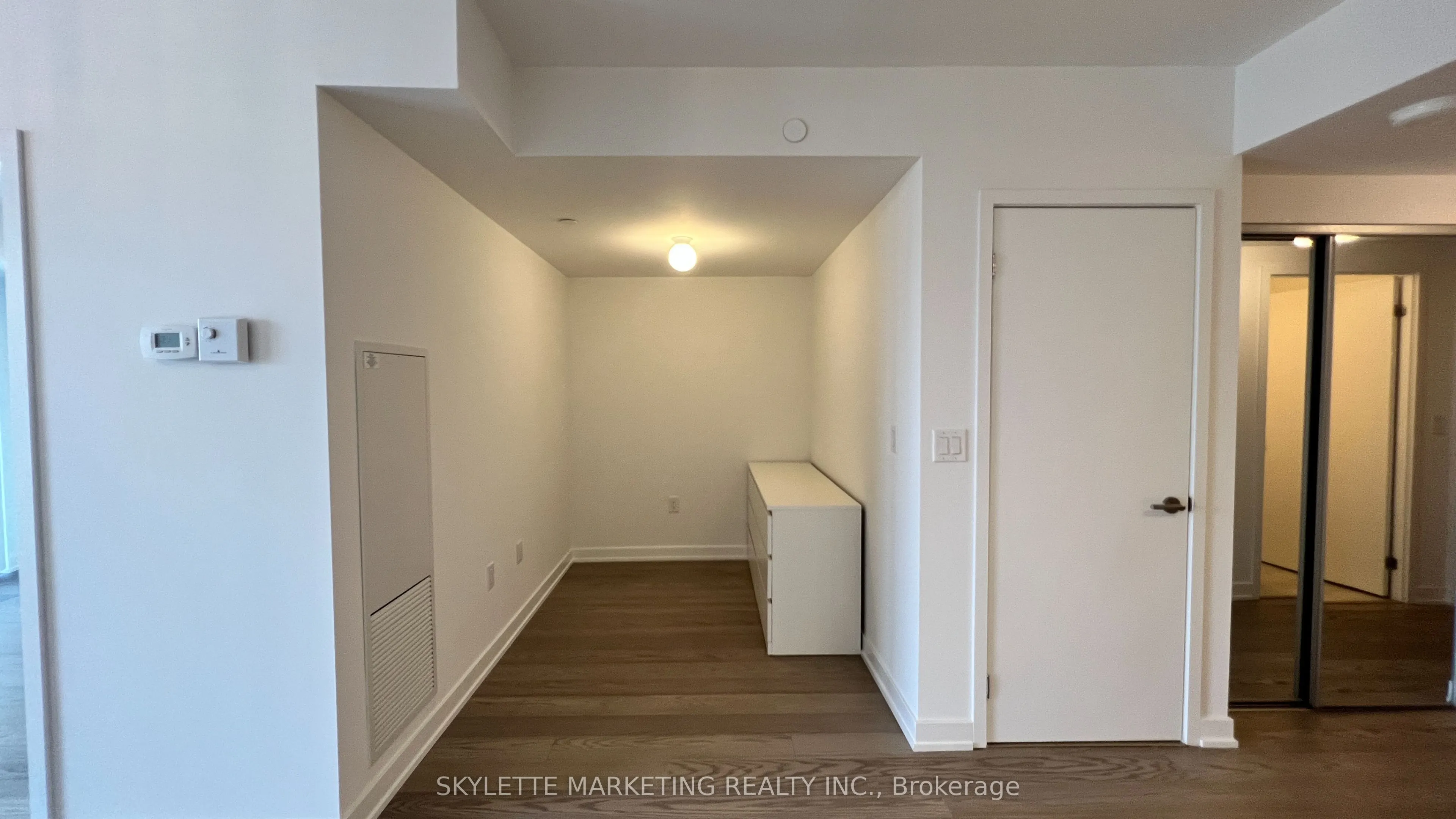 11 Wellesley Street W, #3204