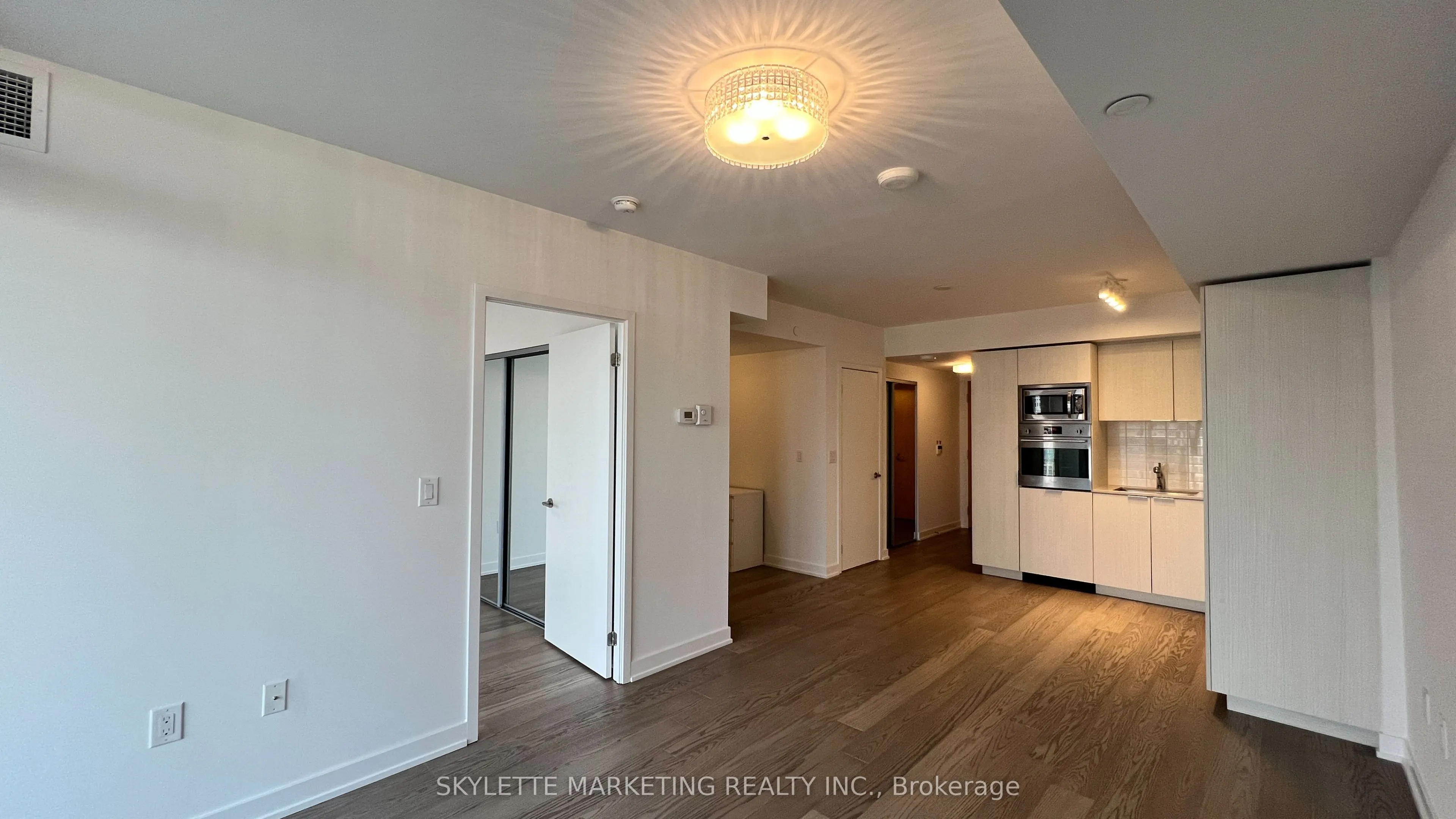 11 Wellesley Street W, #3204