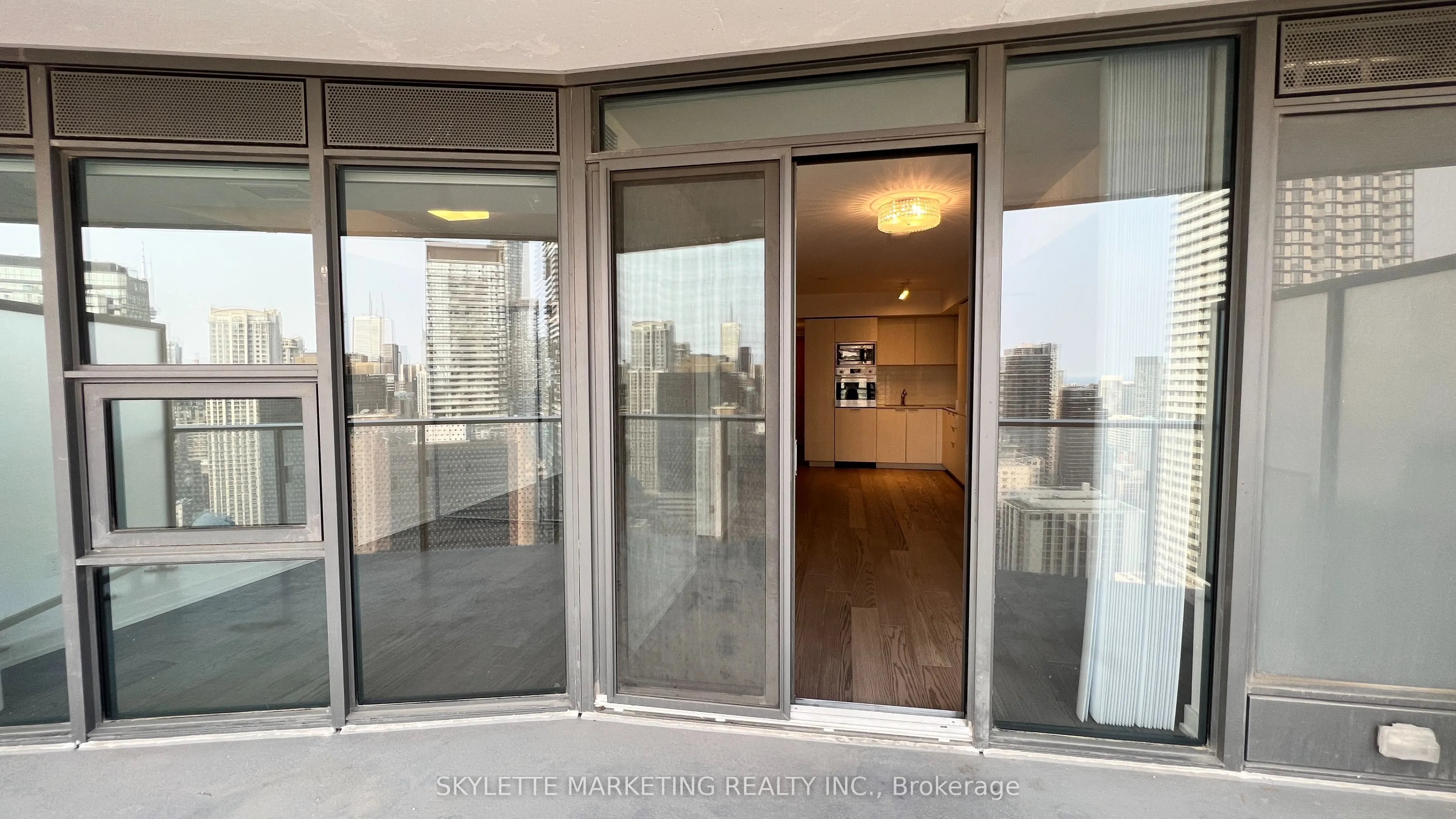 11 Wellesley Street W, #3204