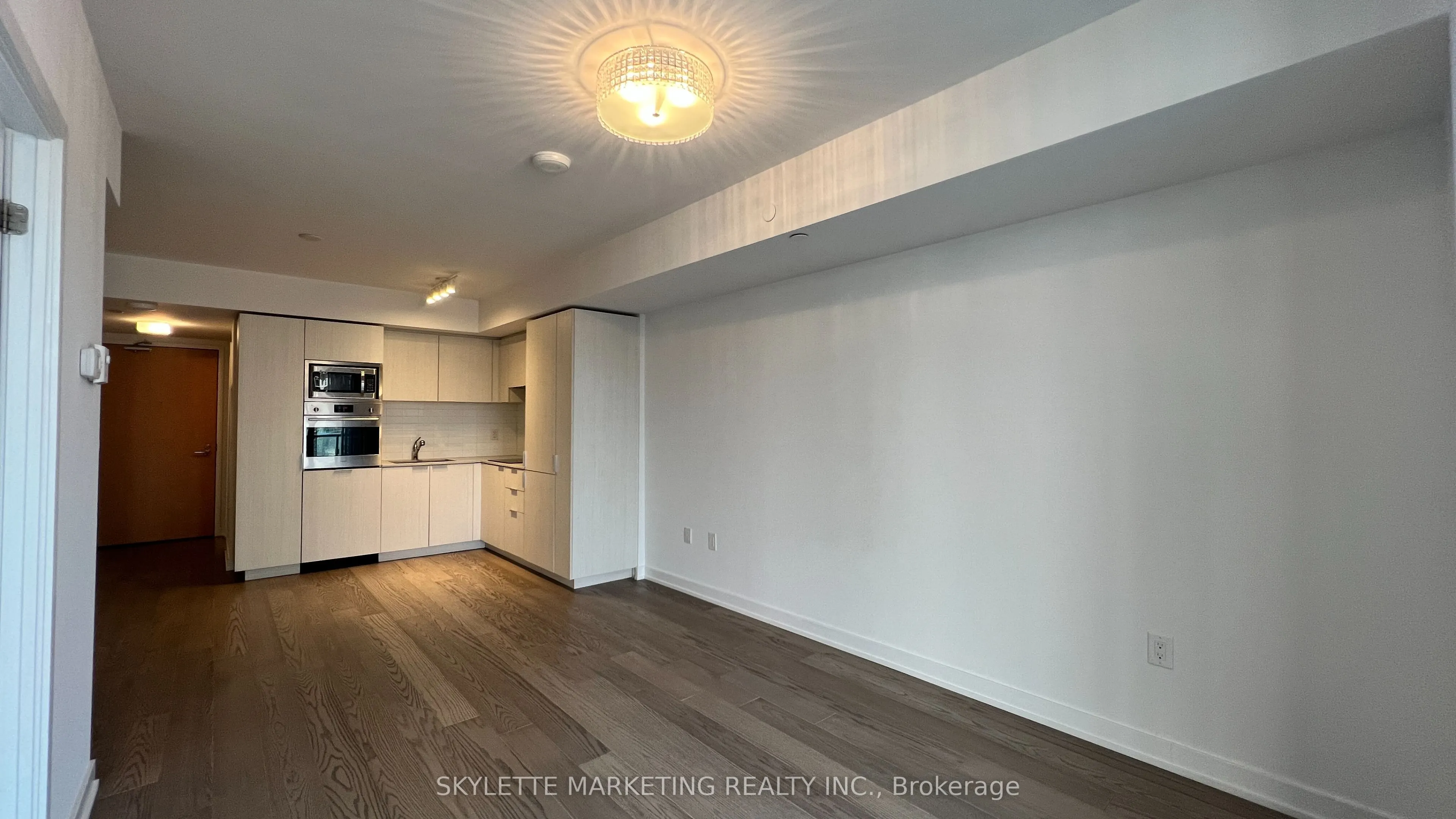 11 Wellesley Street W, #3204