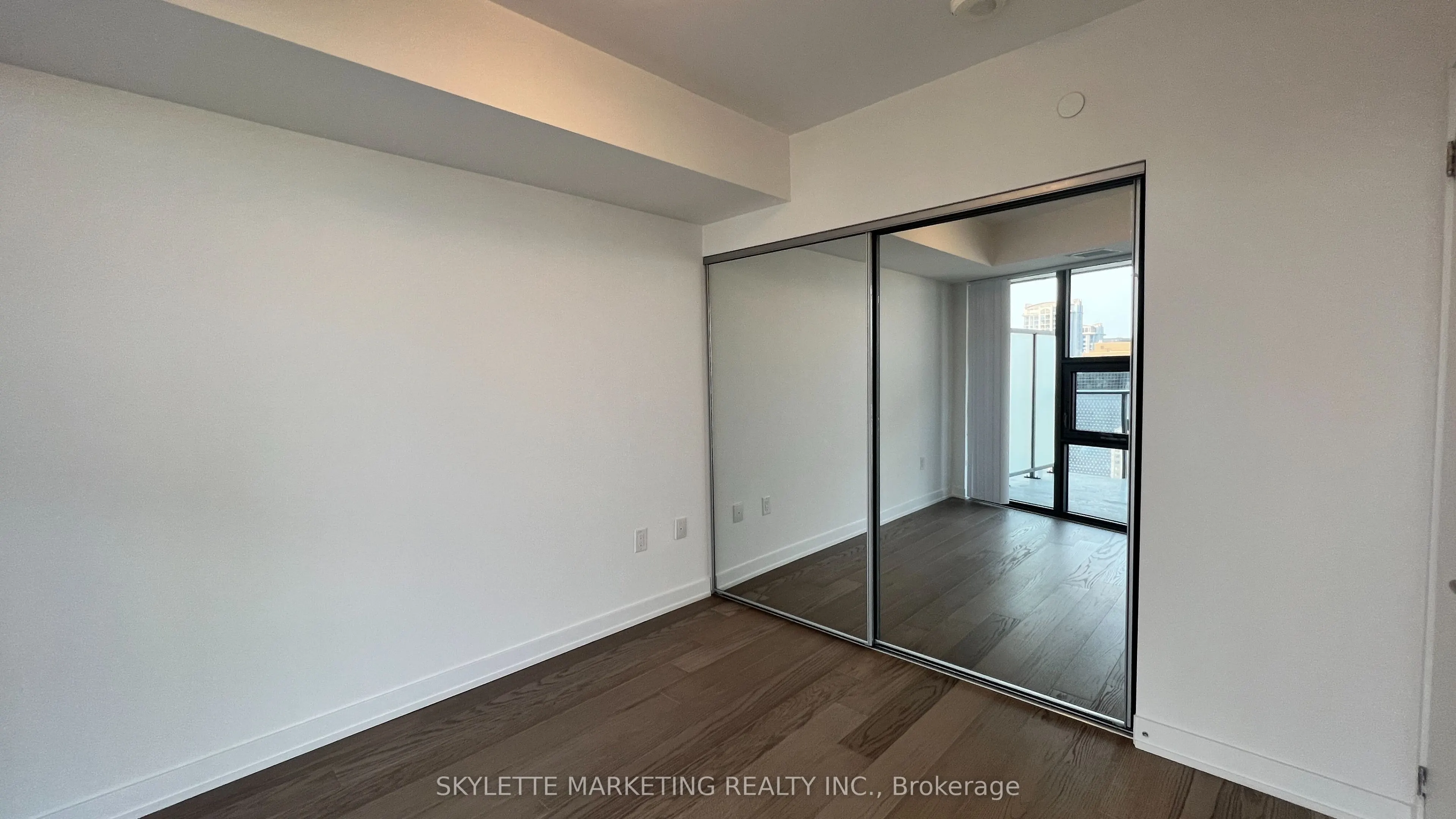 11 Wellesley Street W, #3204