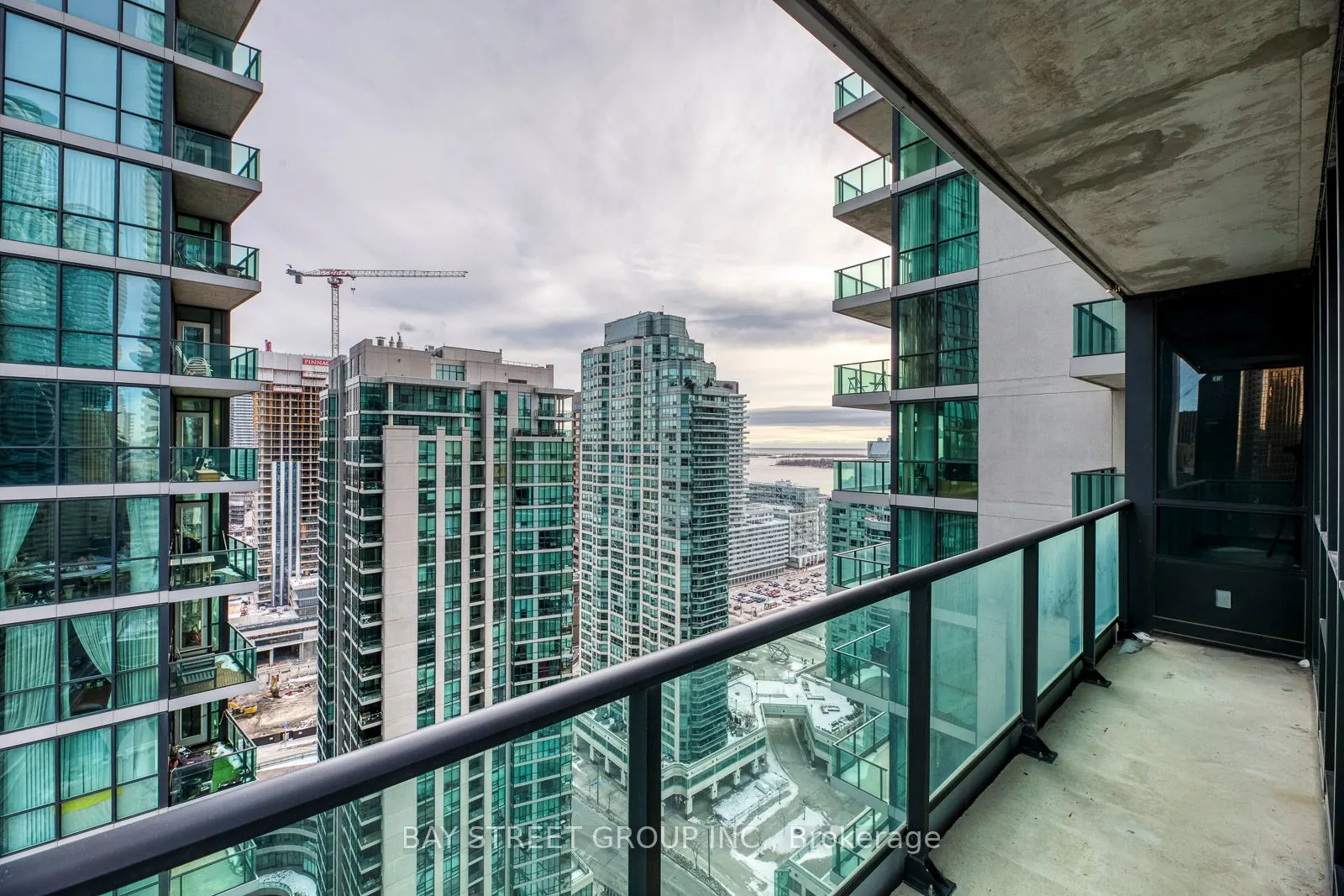 33 Bay Street, #2704