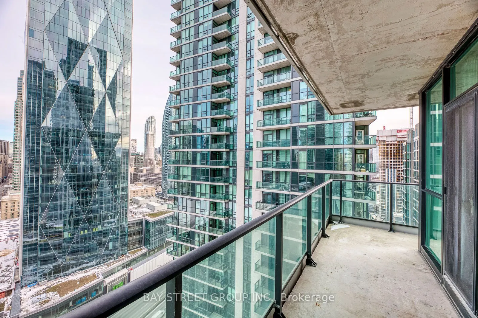 33 Bay Street, #2704