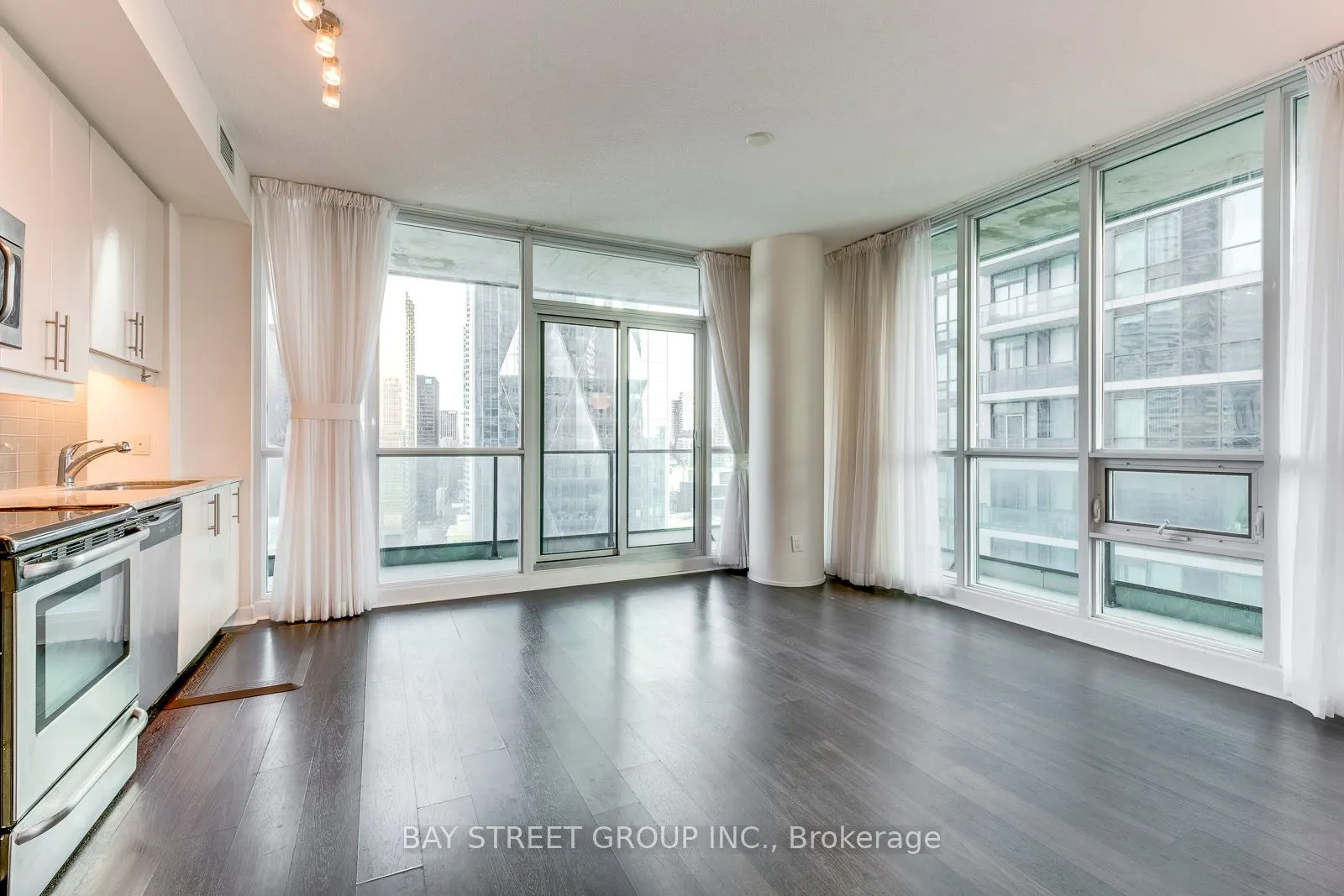 33 Bay Street, #2704
