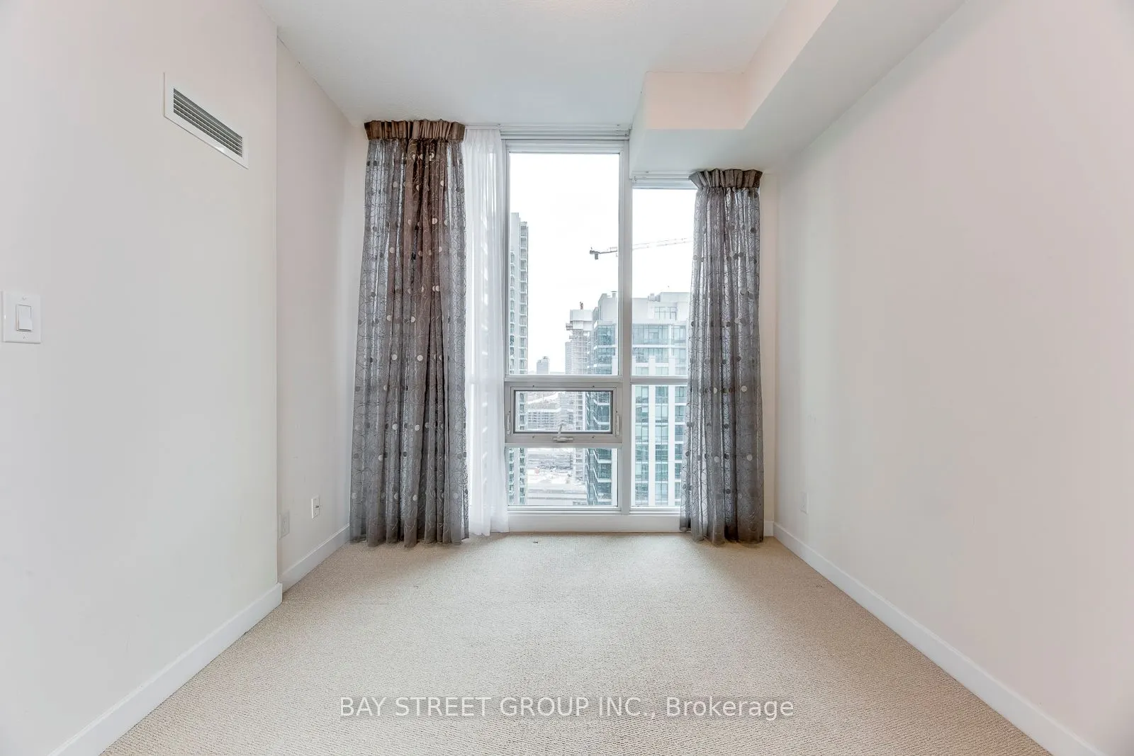 33 Bay Street, #2704