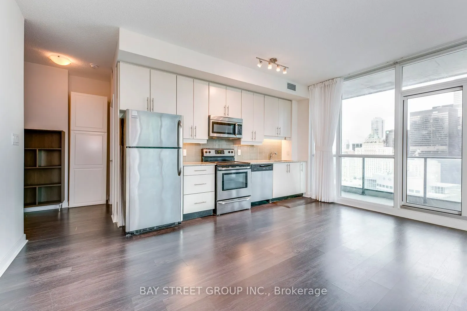 33 Bay Street, #2704