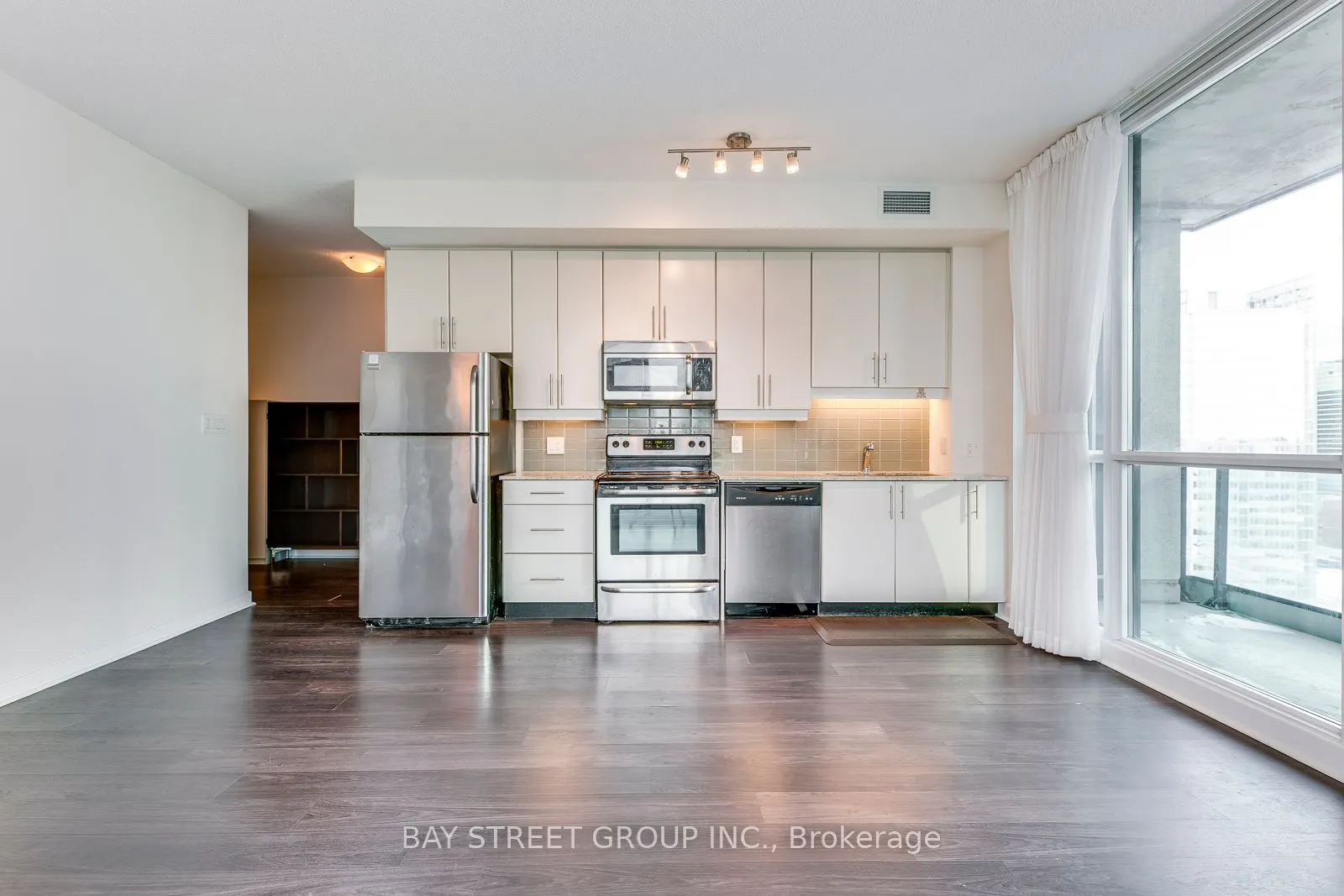 33 Bay Street, #2704