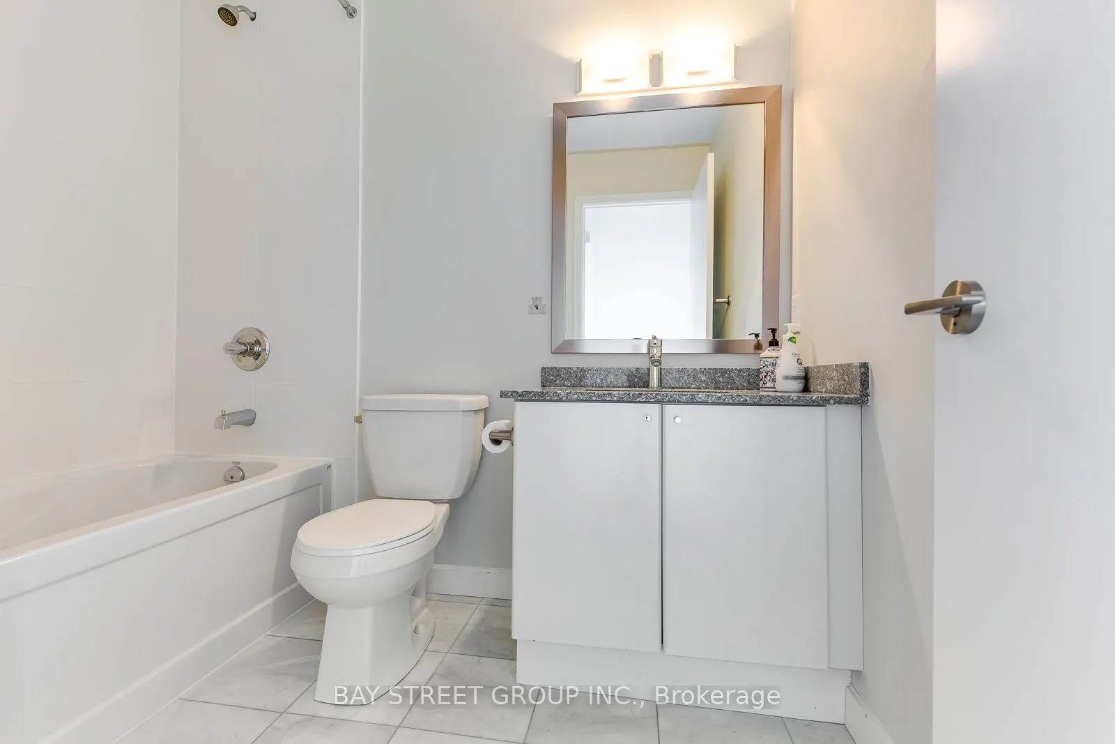 33 Bay Street, #2704