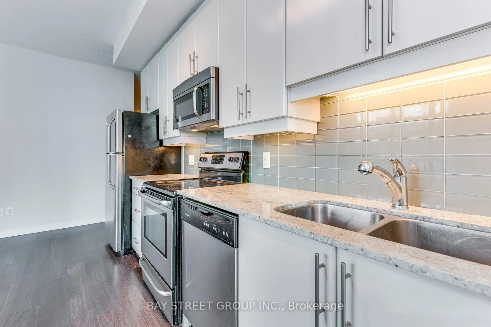 33 Bay Street, #2704
