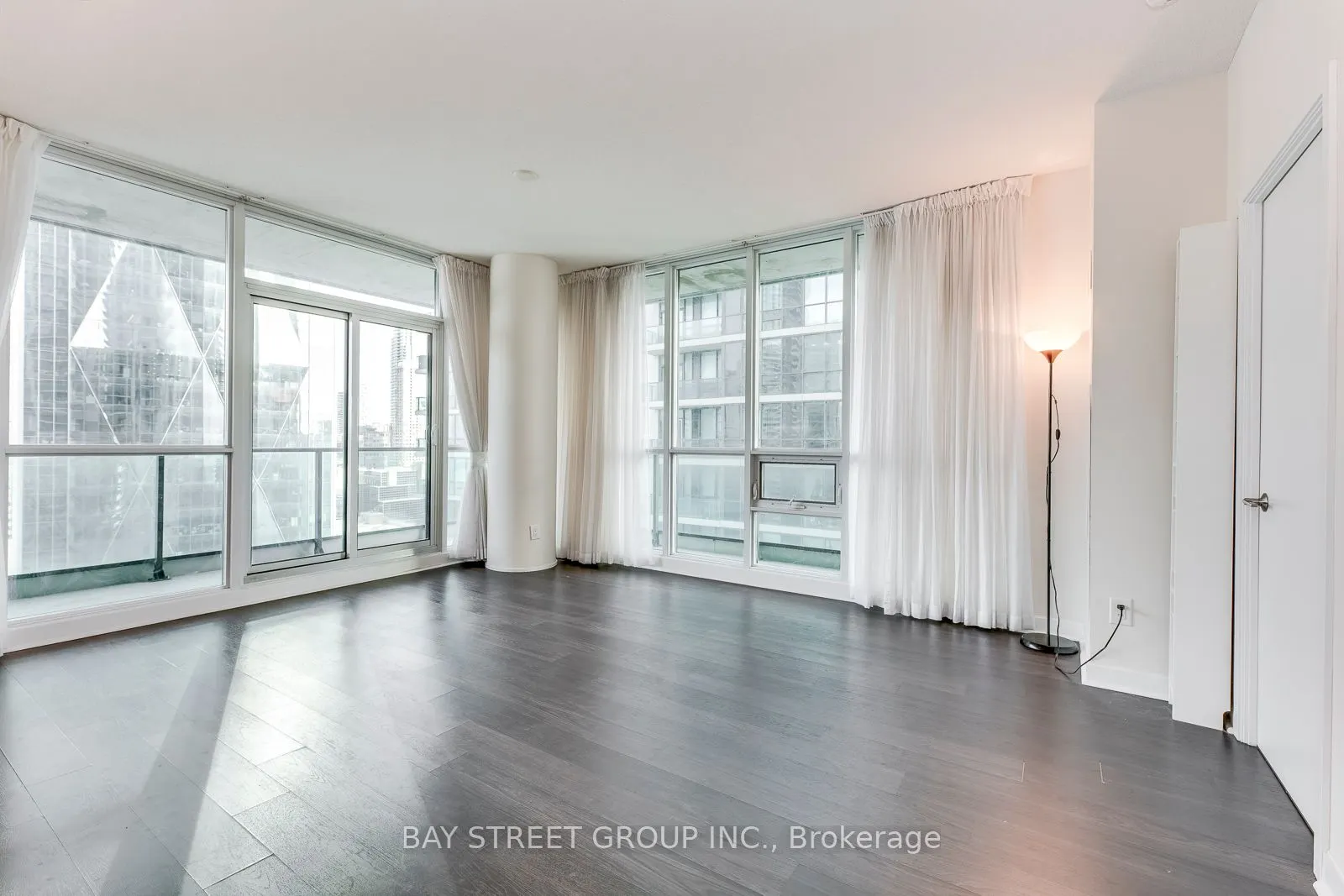 33 Bay Street, #2704