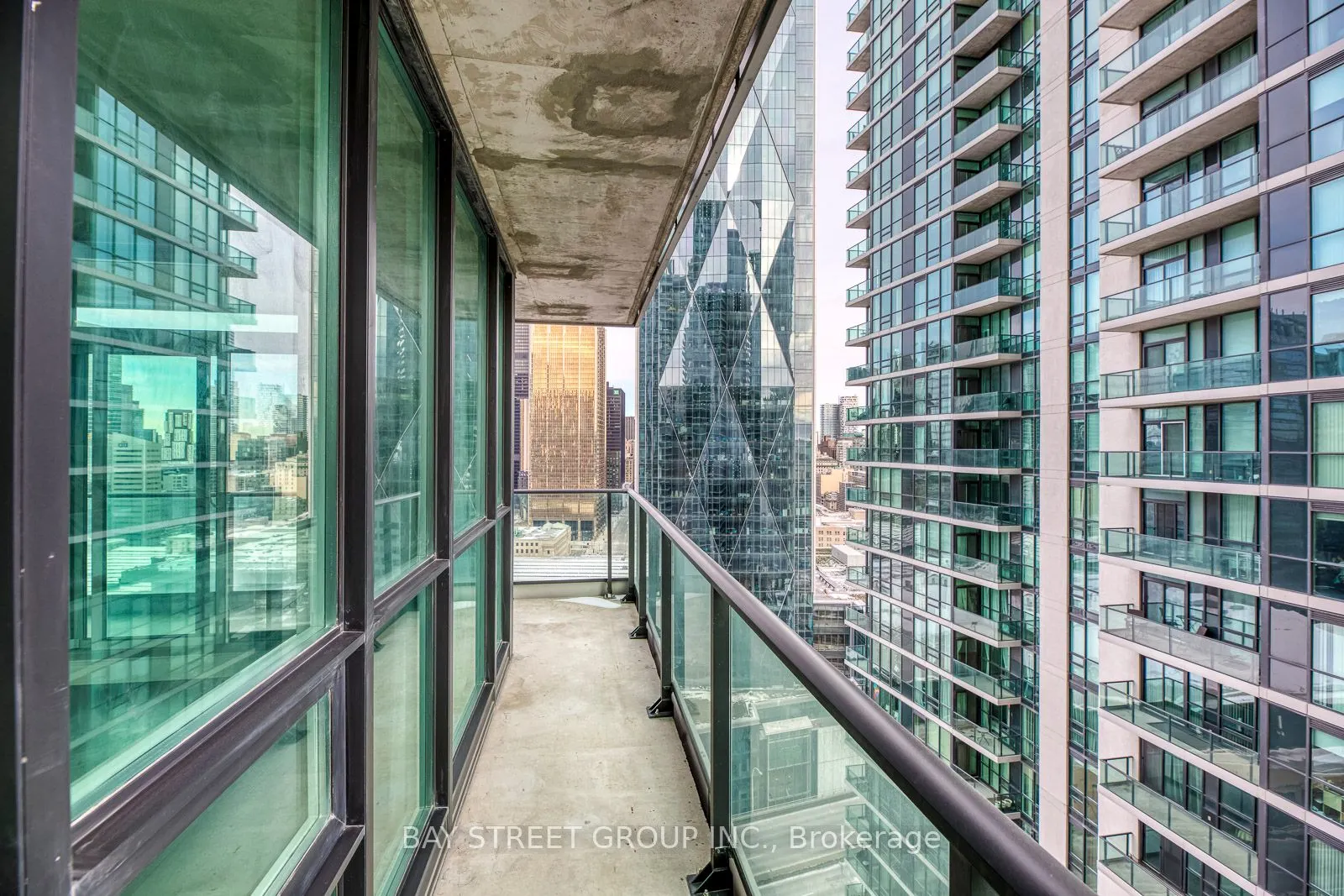 33 Bay Street, #2704