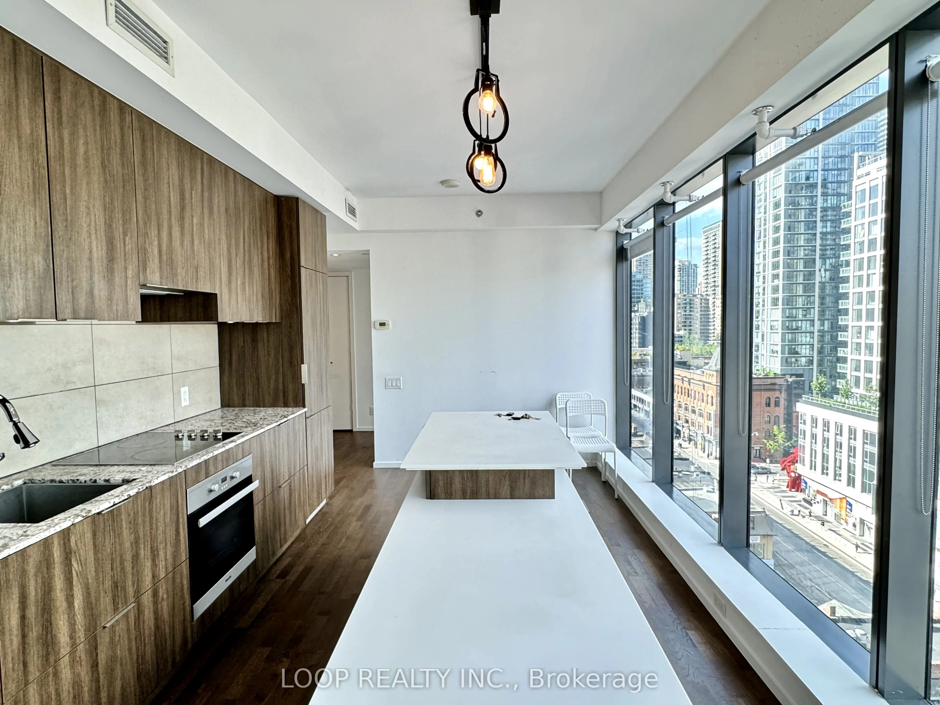 5 St. Joseph Street, #1002