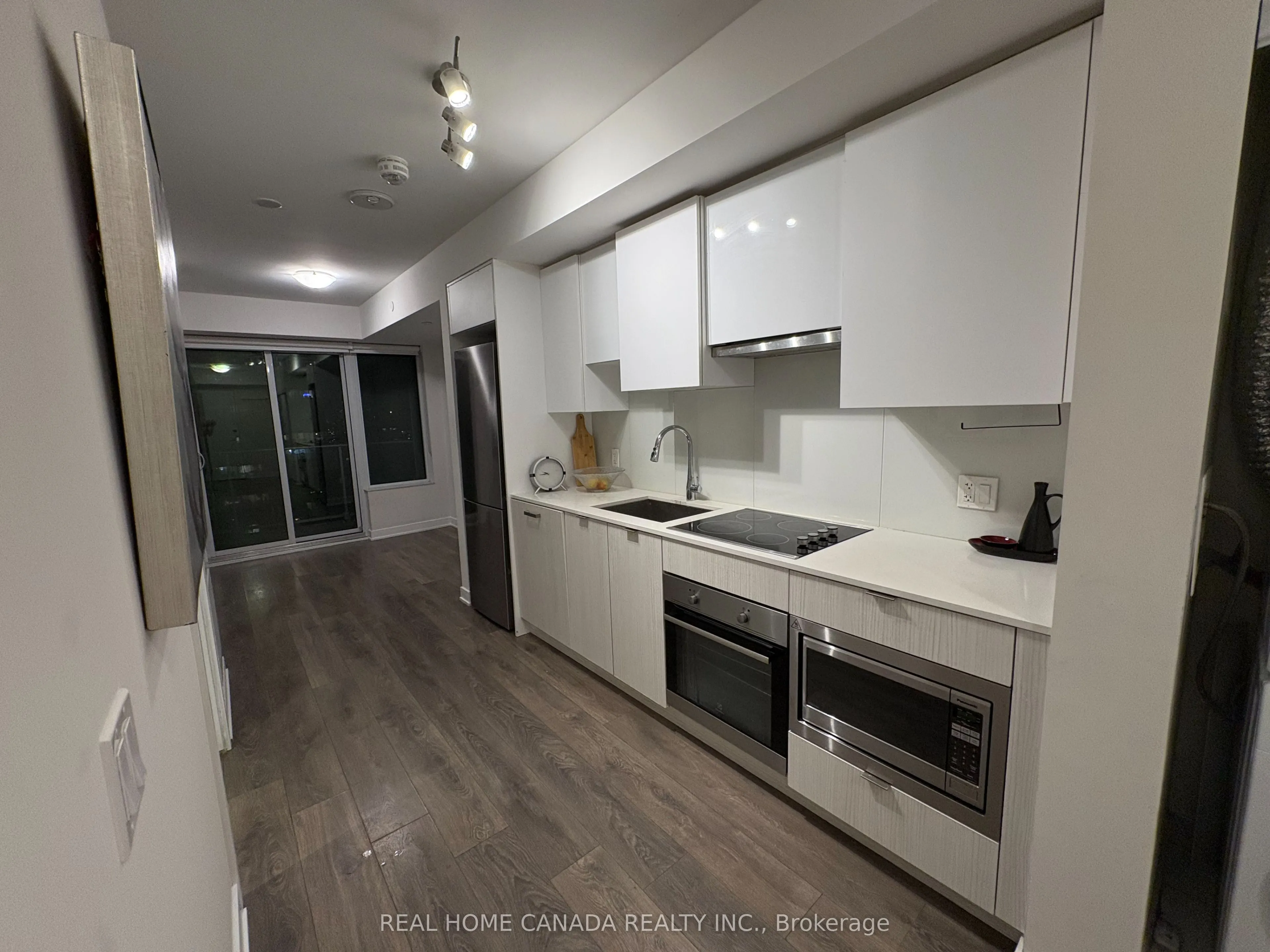 195 Redpath Avenue, #2607