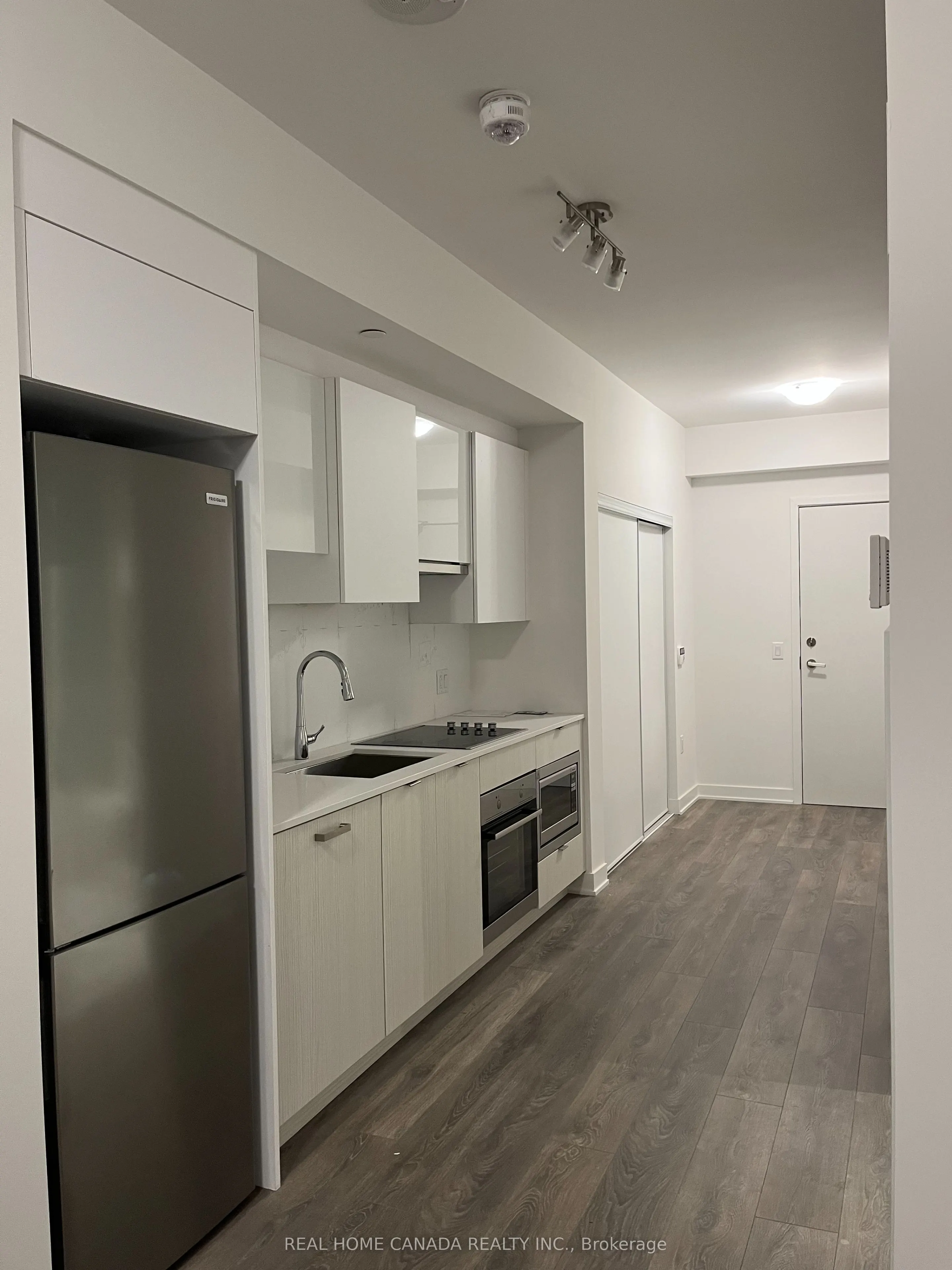 195 Redpath Avenue, #2607