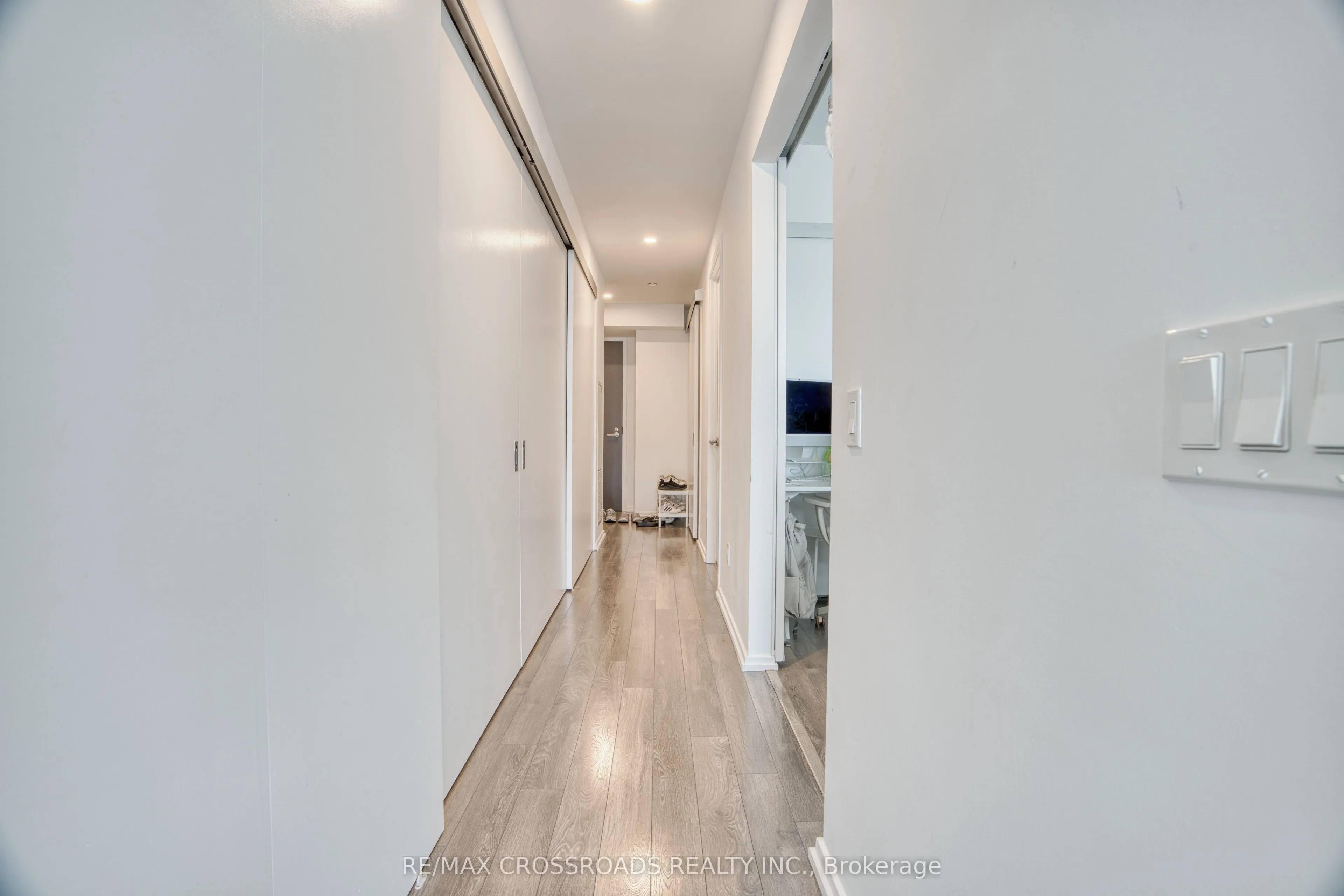 197 Yonge Street, #1510