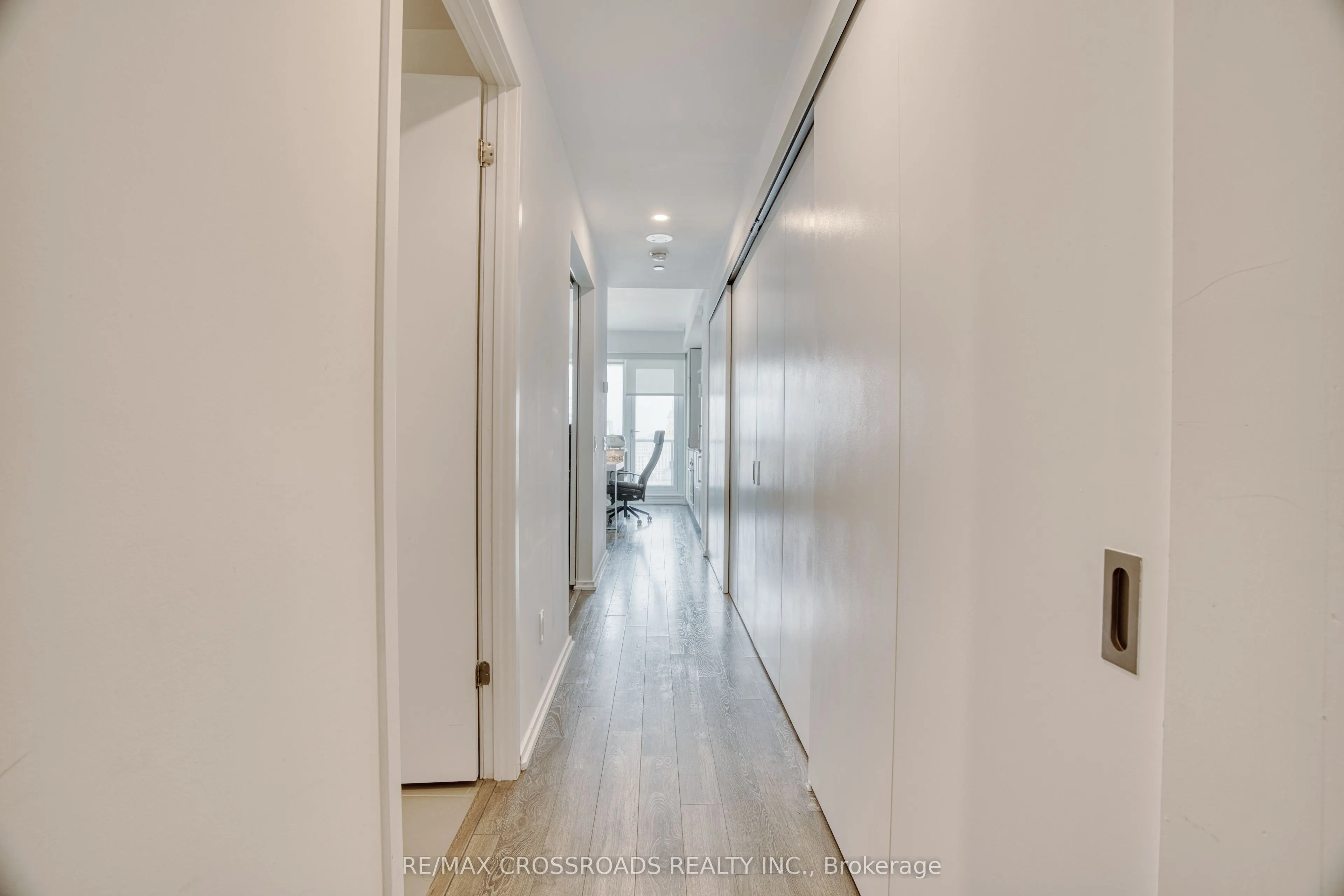 197 Yonge Street, #1510