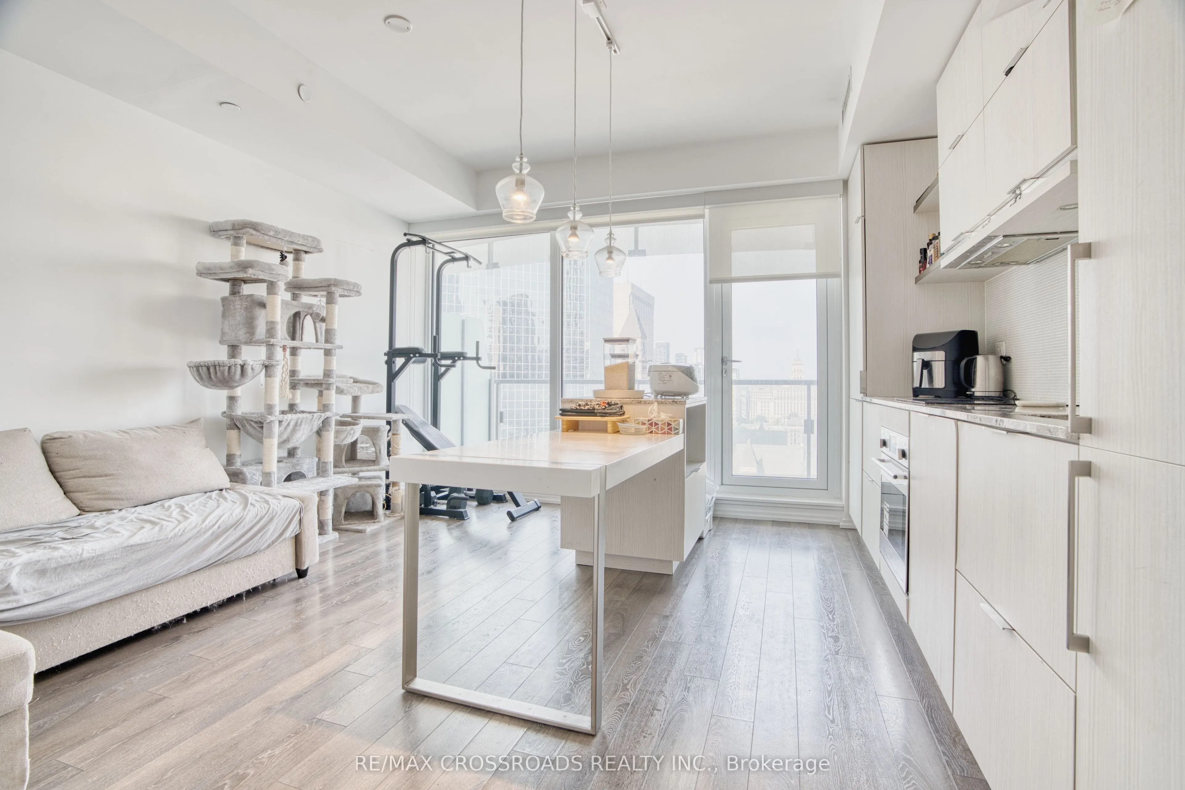197 Yonge Street, #1510
