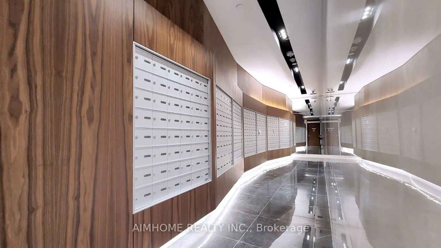 19 Bathurst Street, #1102