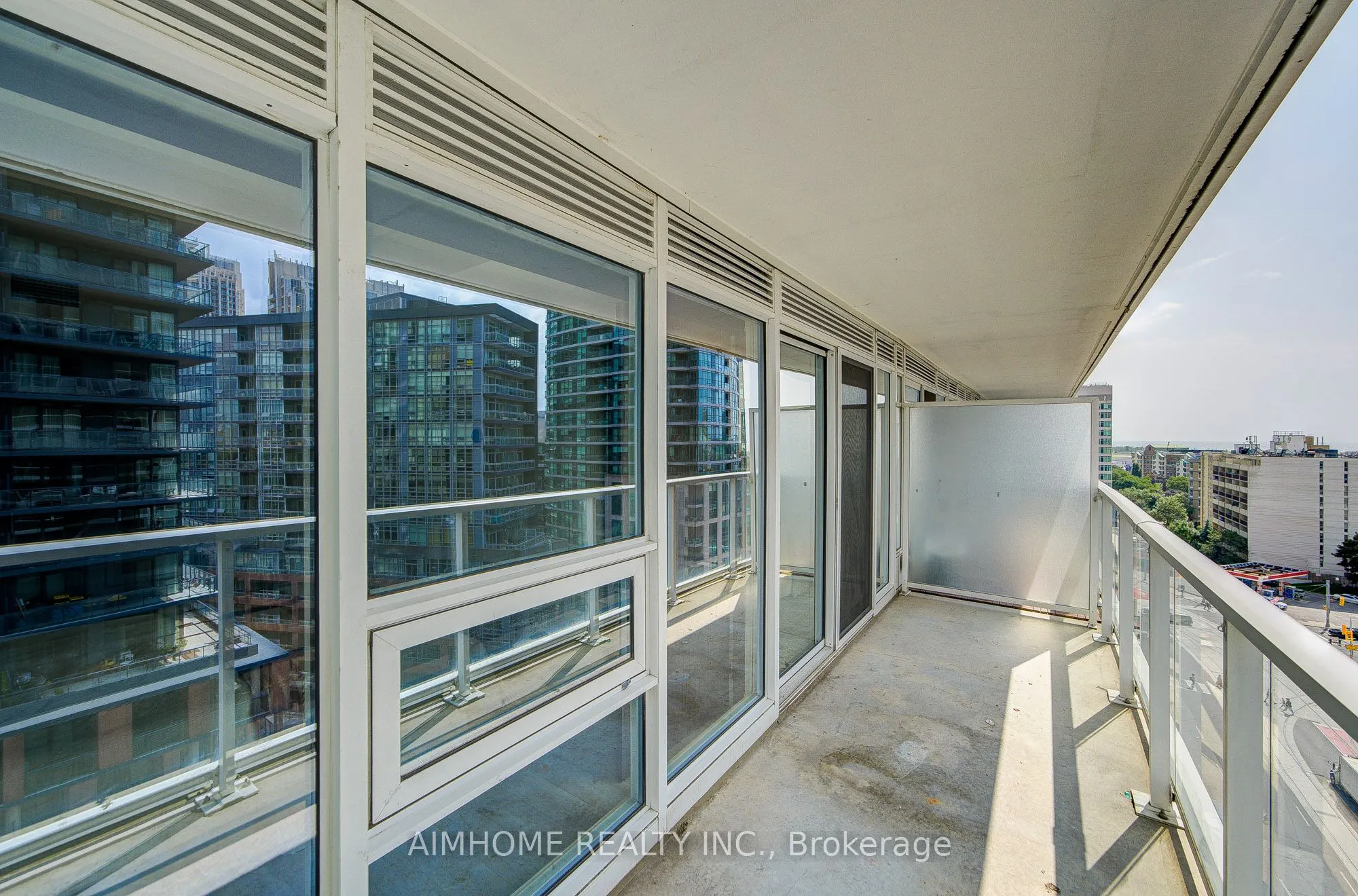 19 Bathurst Street, #1102