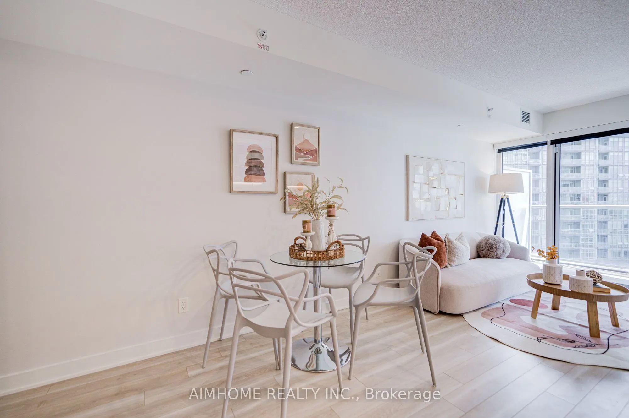 19 Bathurst Street, #1102