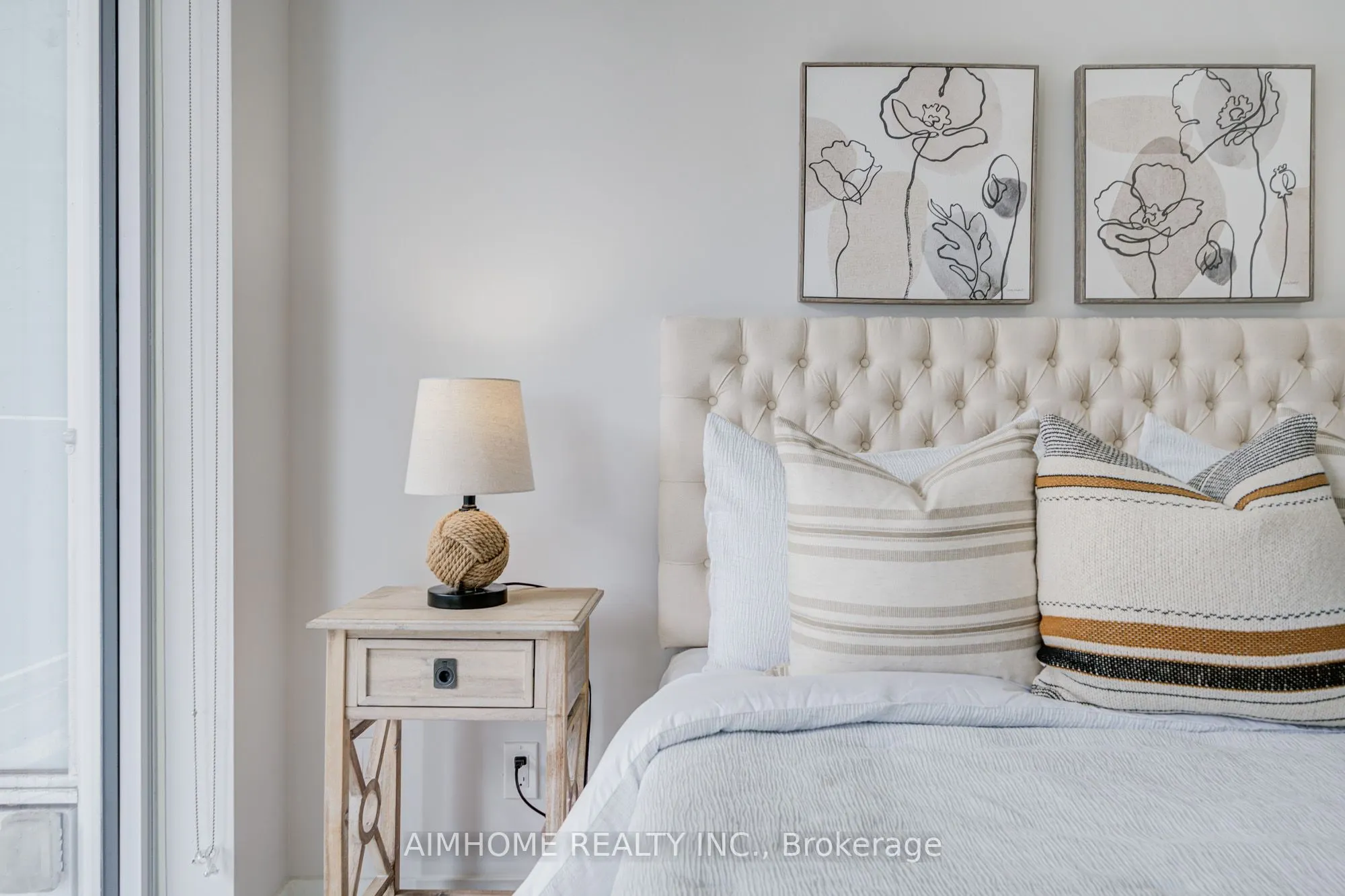 19 Bathurst Street, #1102