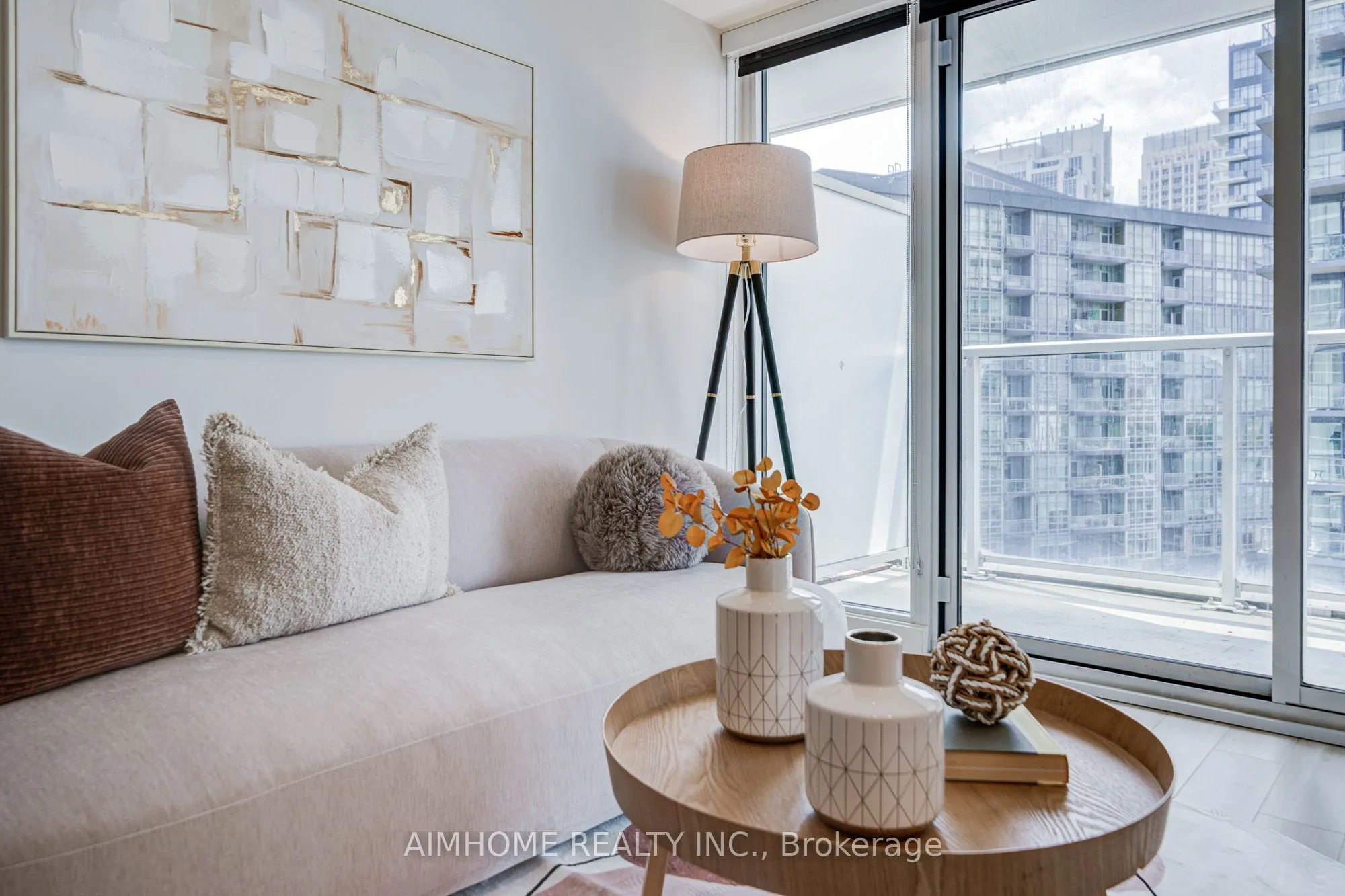 19 Bathurst Street, #1102