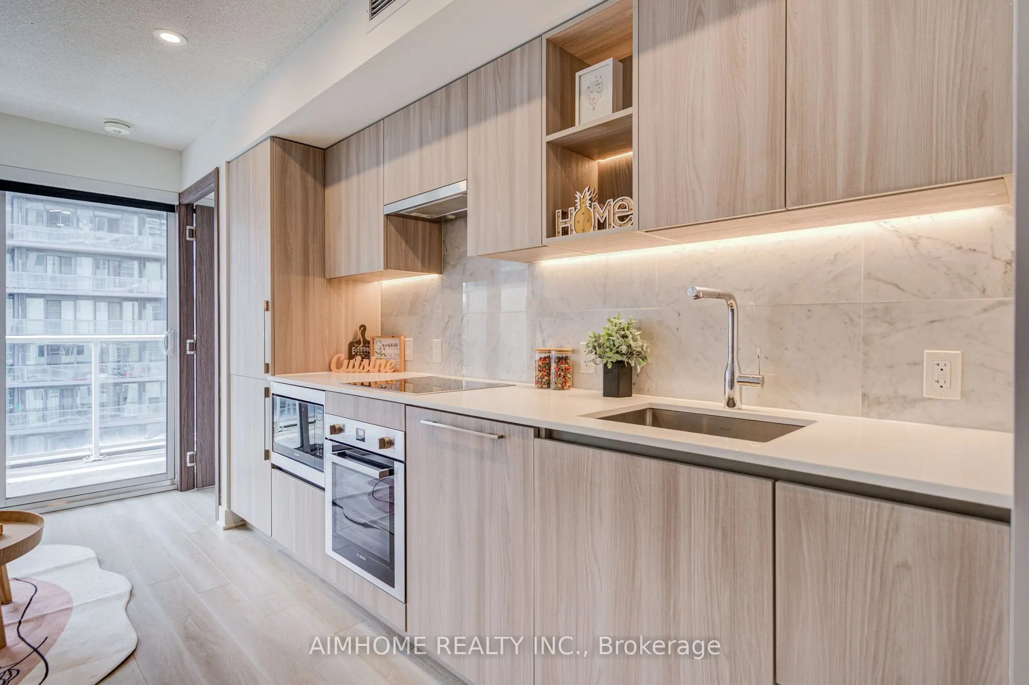 19 Bathurst Street, #1102
