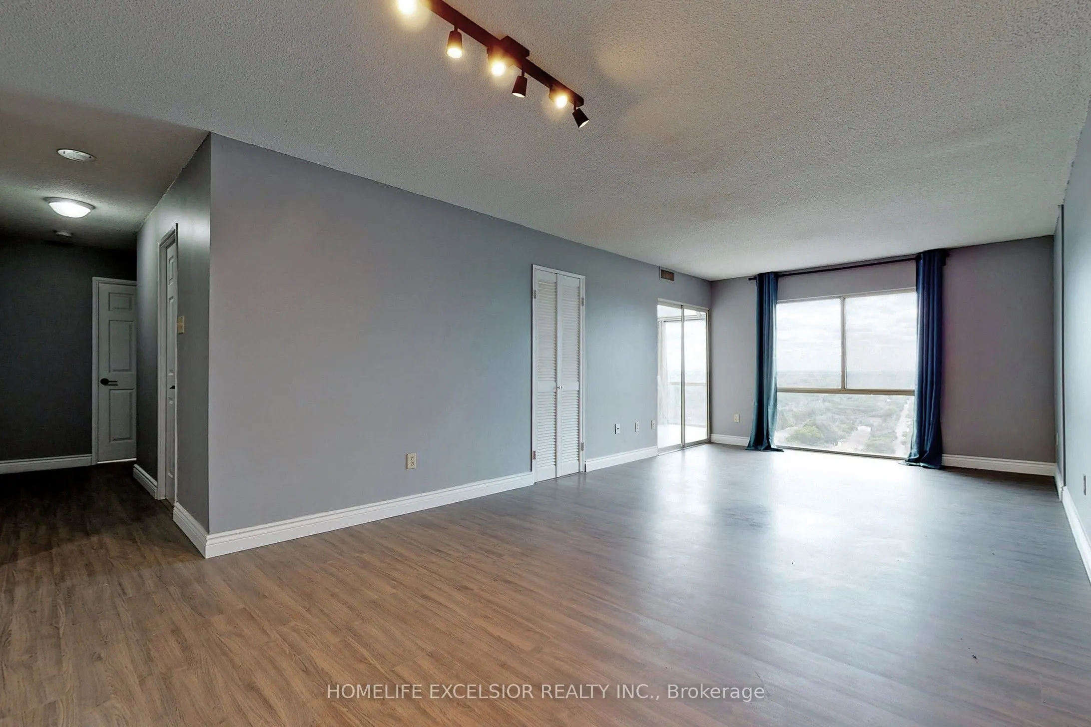 5460 Yonge Street, #1801