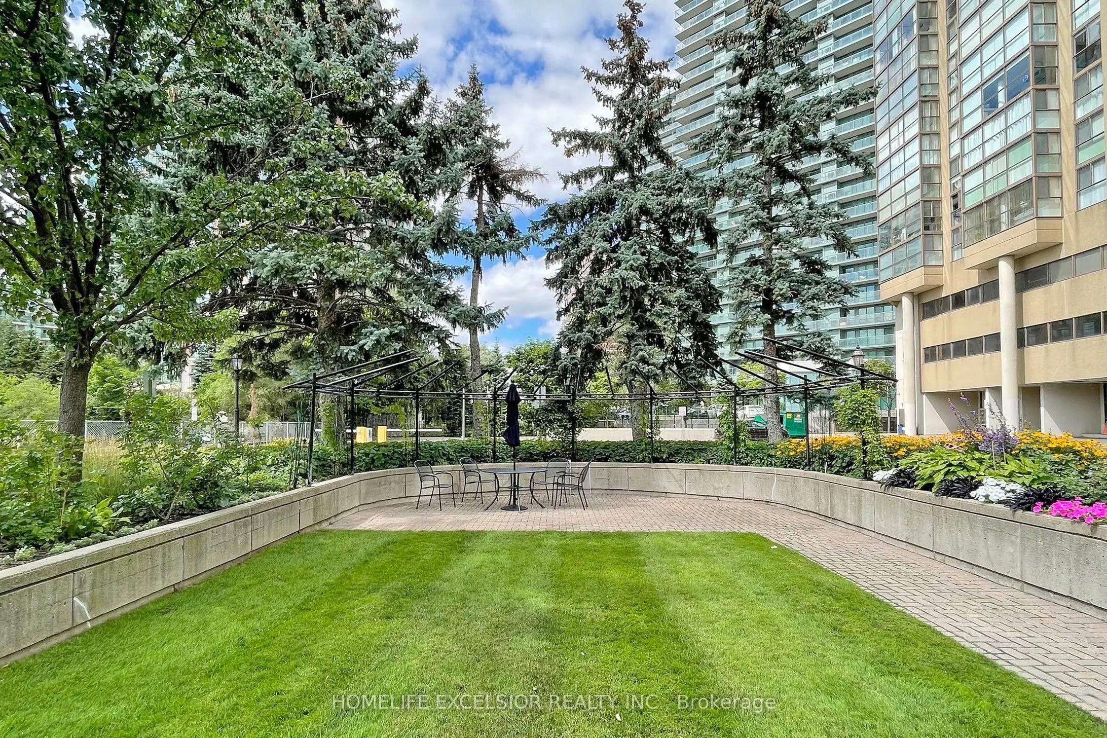 5460 Yonge Street, #1801