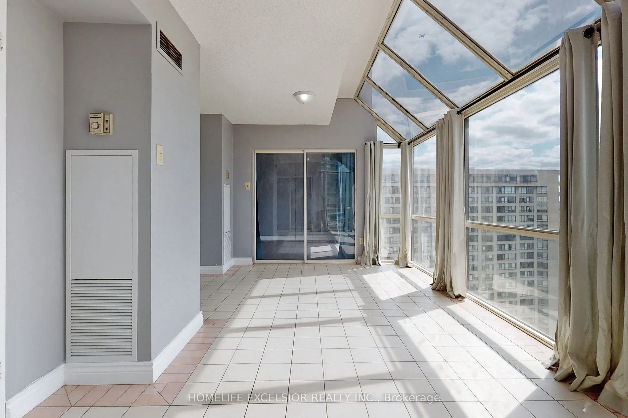 5460 Yonge Street, #1801