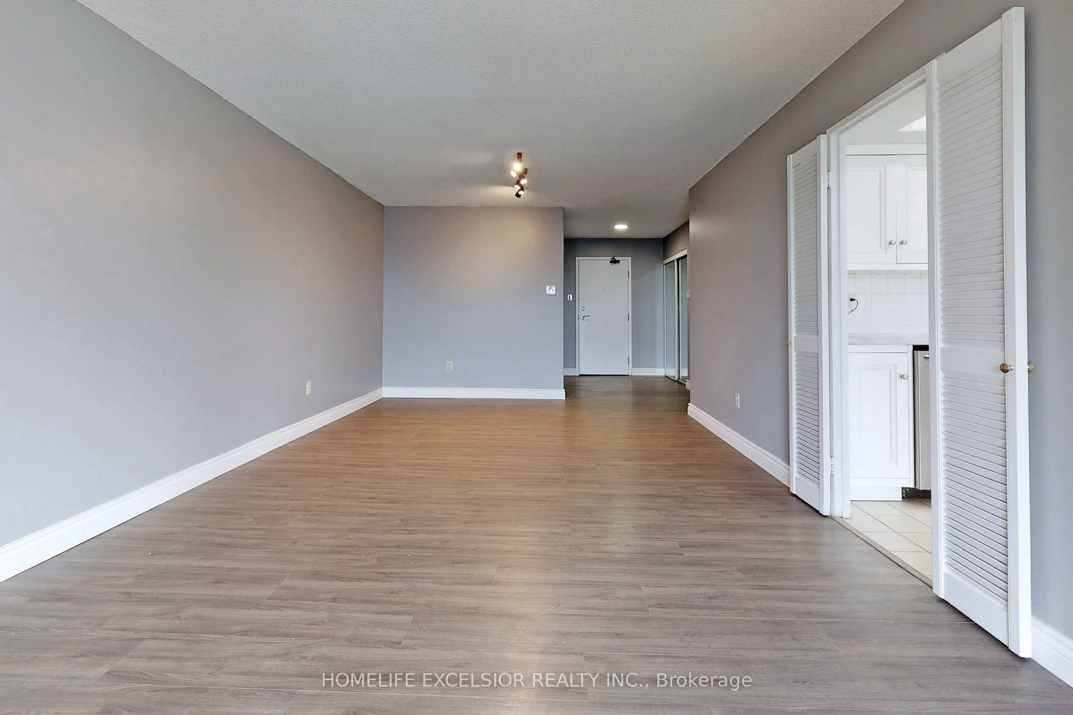 5460 Yonge Street, #1801