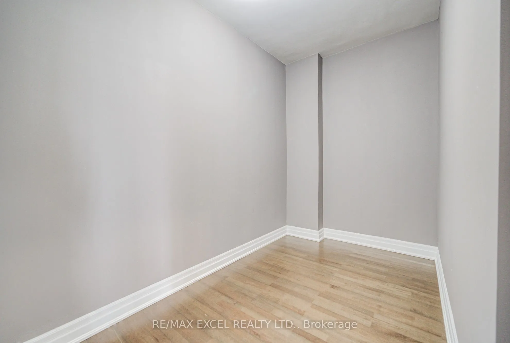 93 Sloping Sky Mews, #TH 1