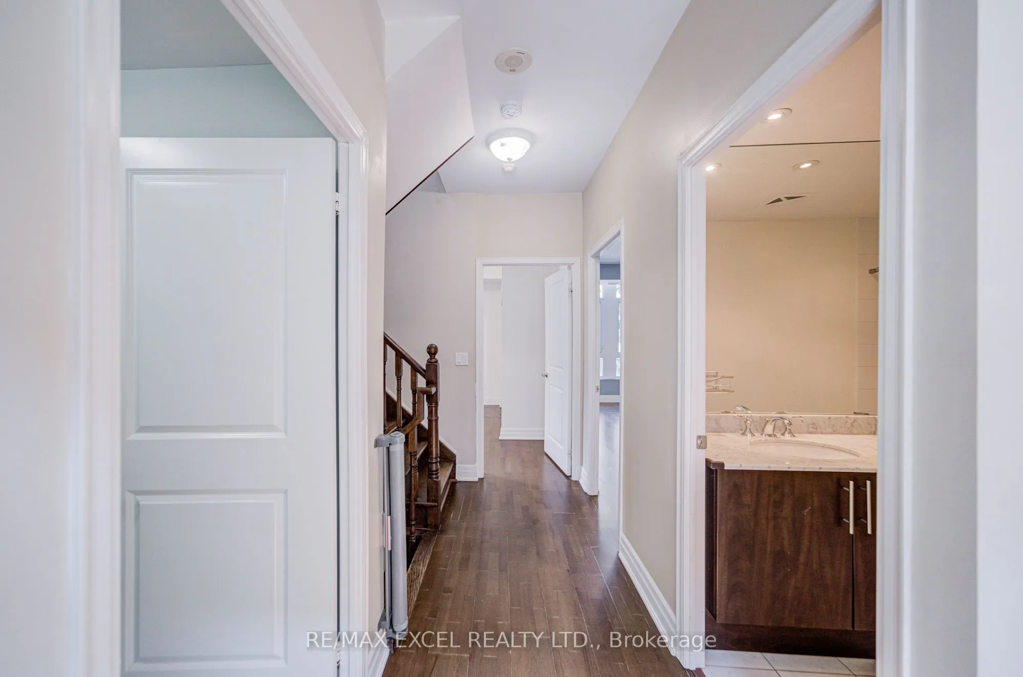 93 Sloping Sky Mews, #TH 1