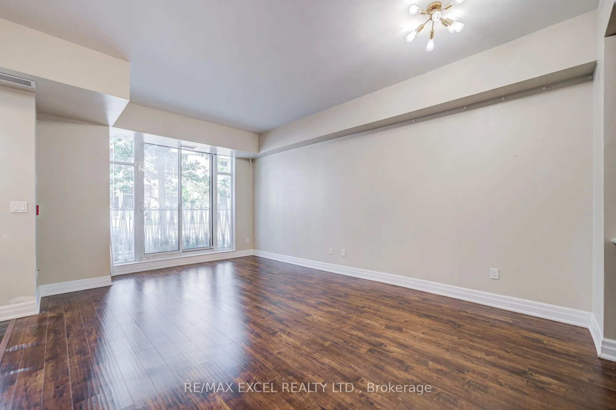 93 Sloping Sky Mews, #TH 1
