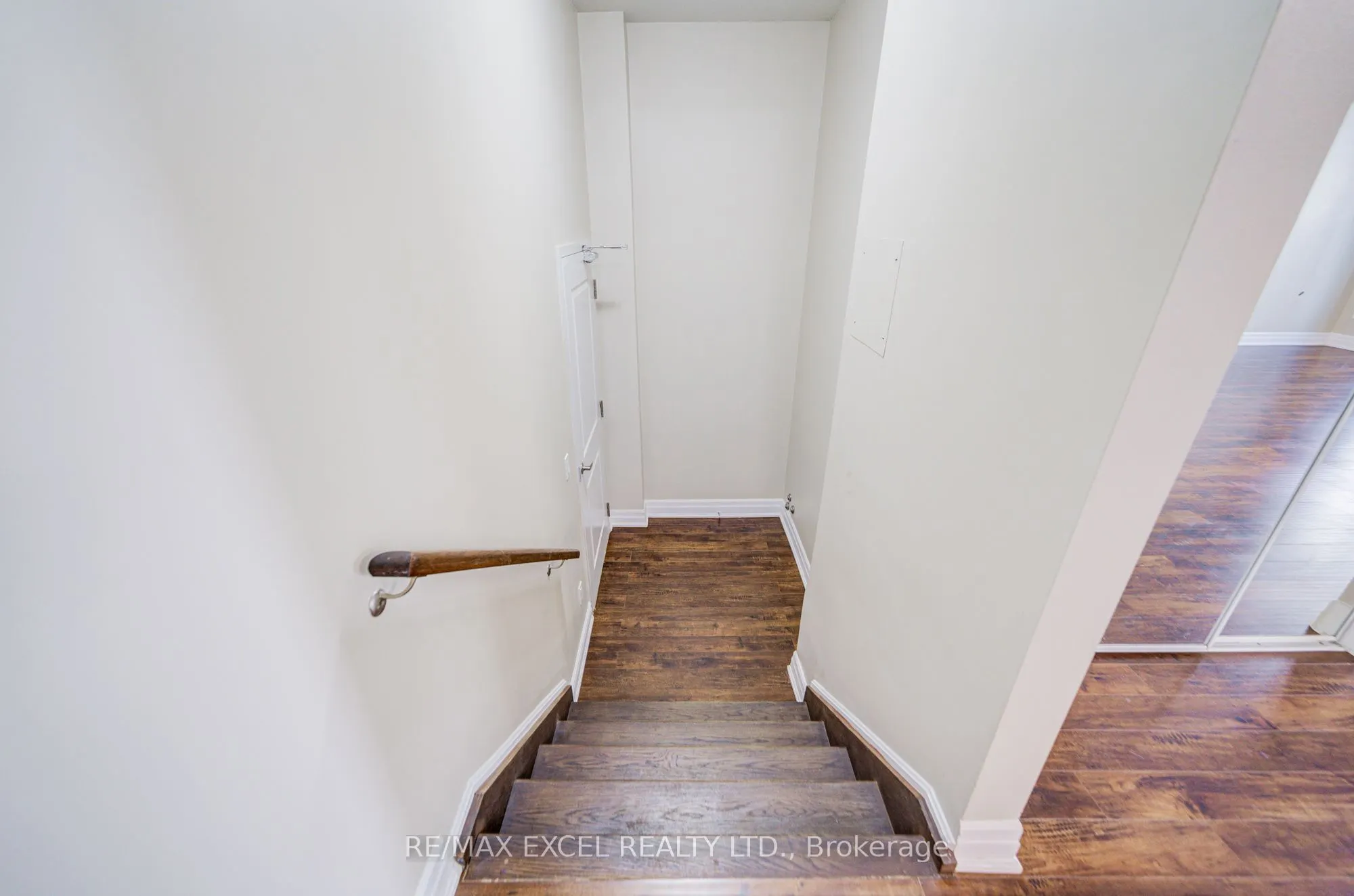 93 Sloping Sky Mews, #TH 1