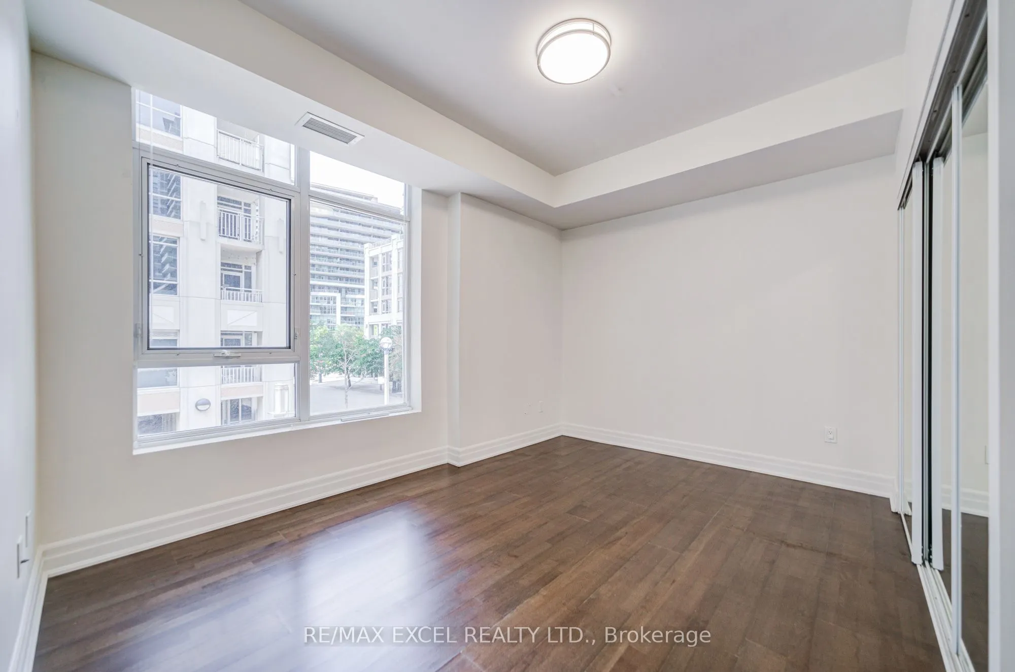 93 Sloping Sky Mews, #TH 1