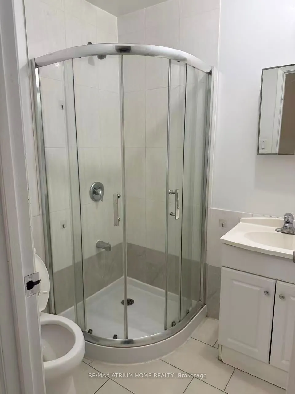 413 Spadina Avenue, #201