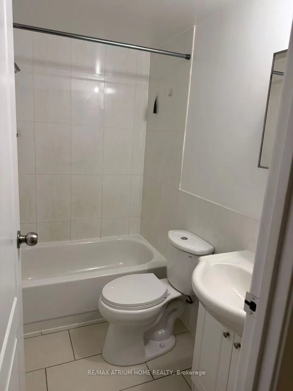 413 Spadina Avenue, #201