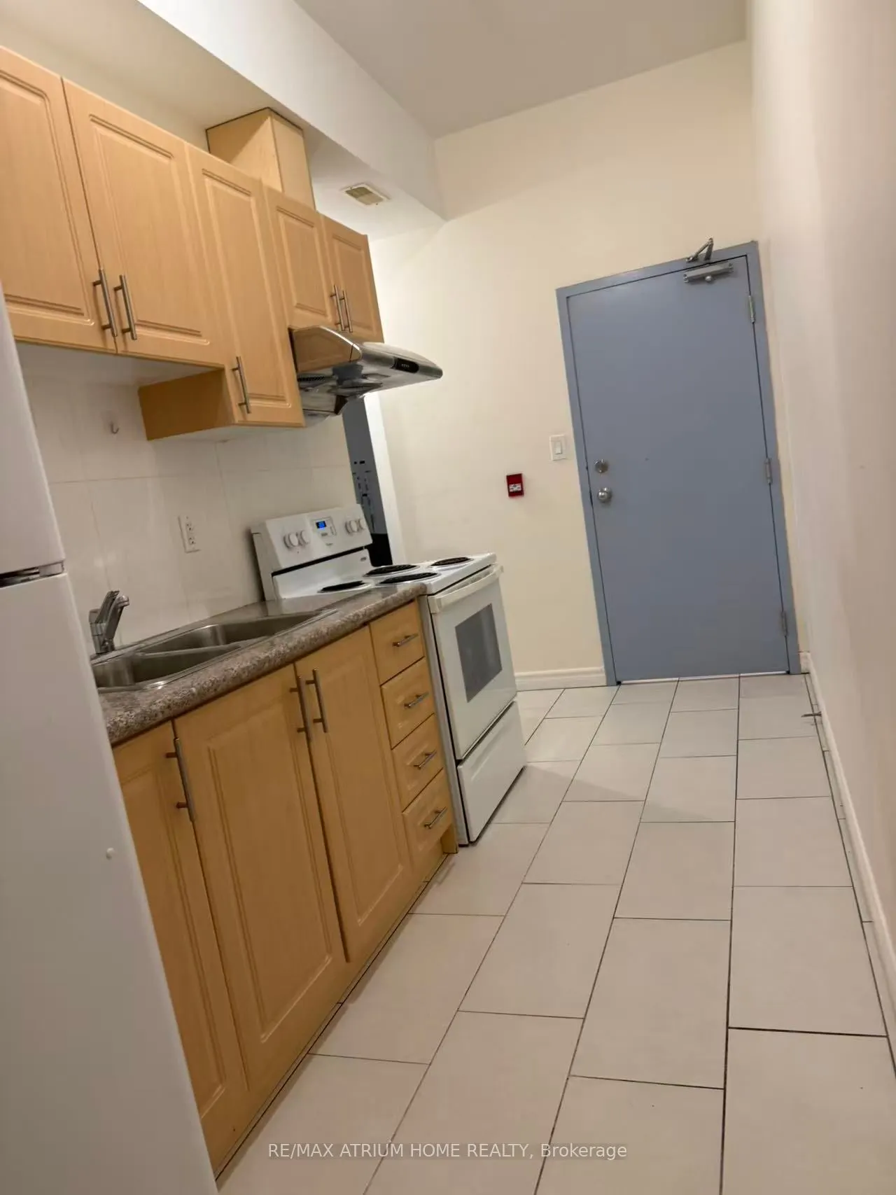 413 Spadina Avenue, #201