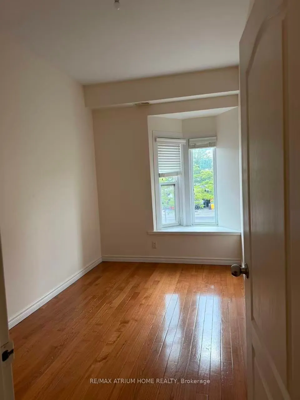 413 Spadina Avenue, #201