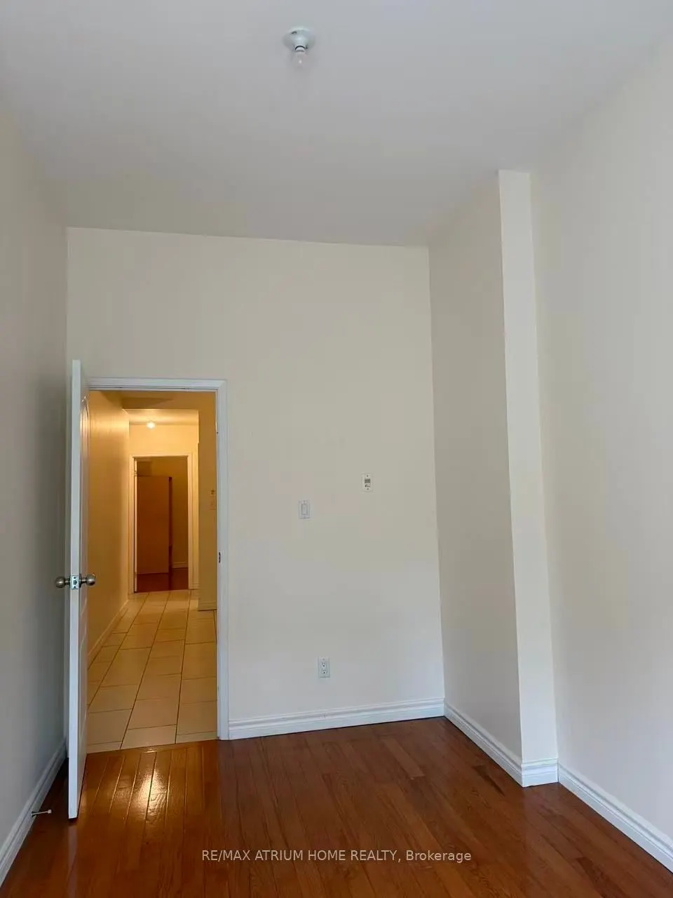 413 Spadina Avenue, #201