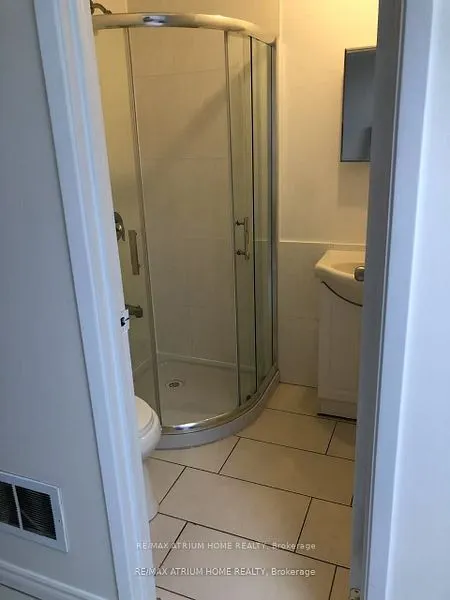 413 Spadina Avenue, #301