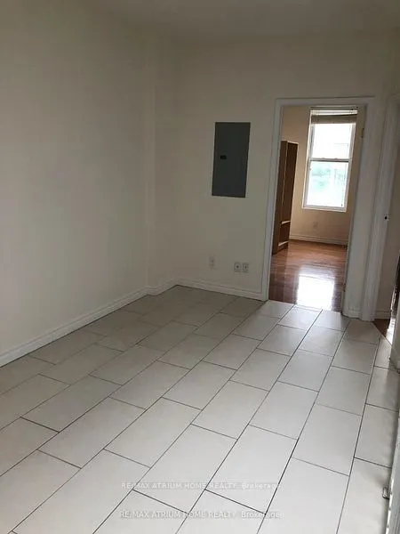 413 Spadina Avenue, #301