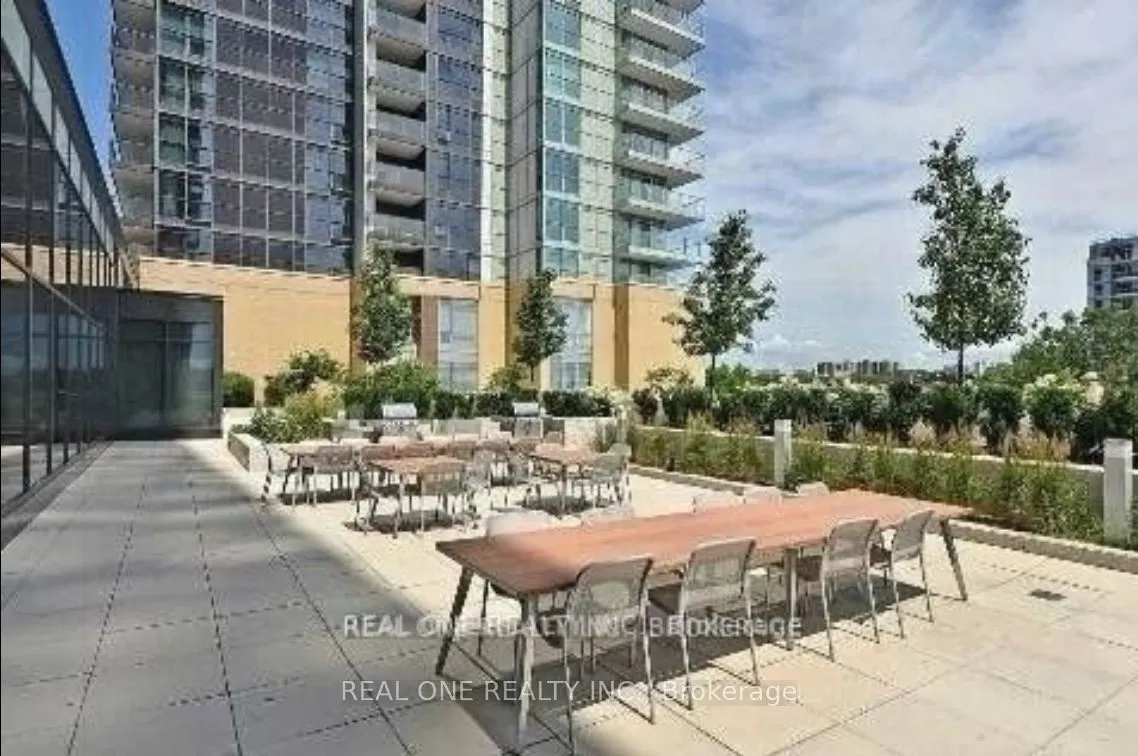 19 Singer Court, #1020
