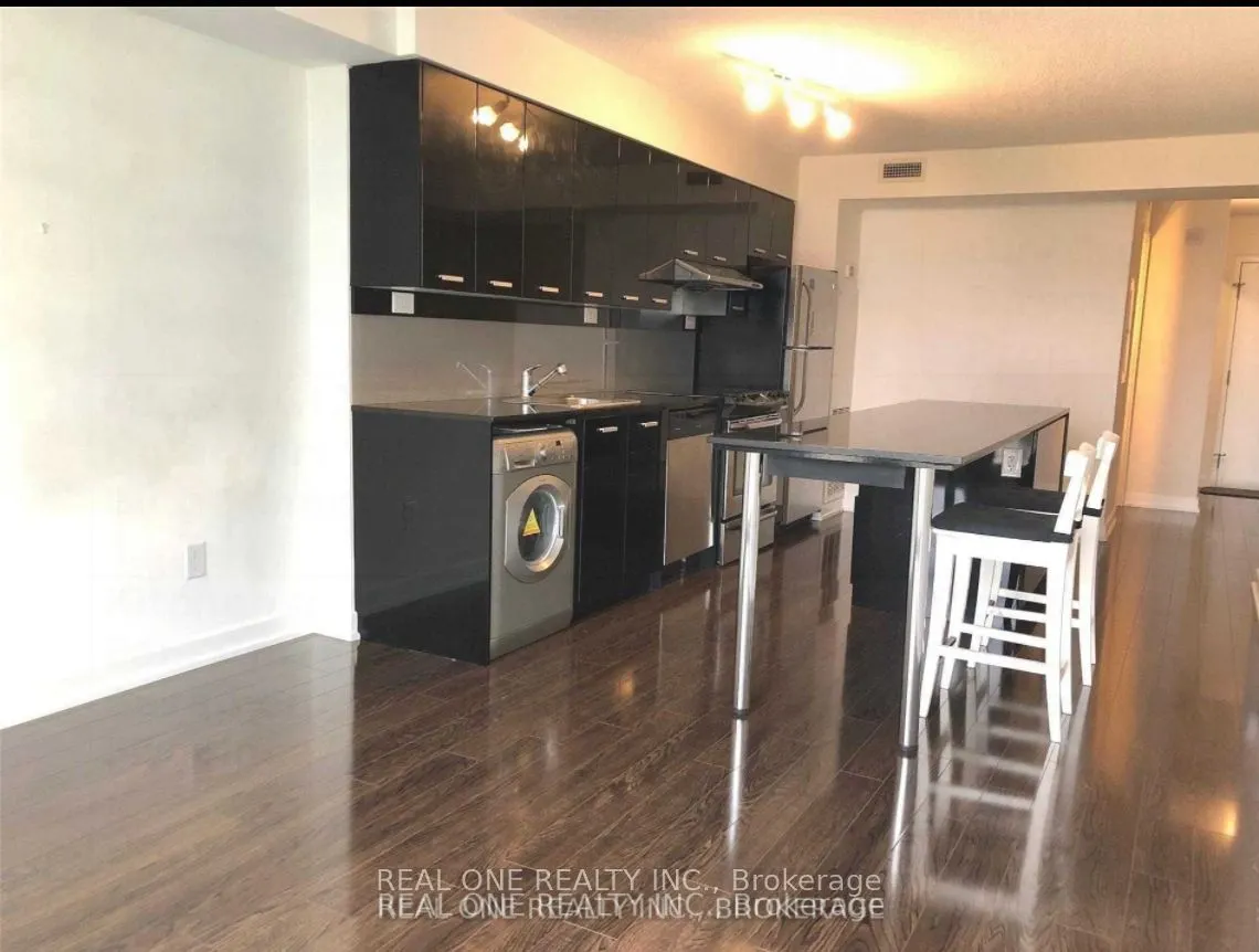 19 Singer Court, #1020