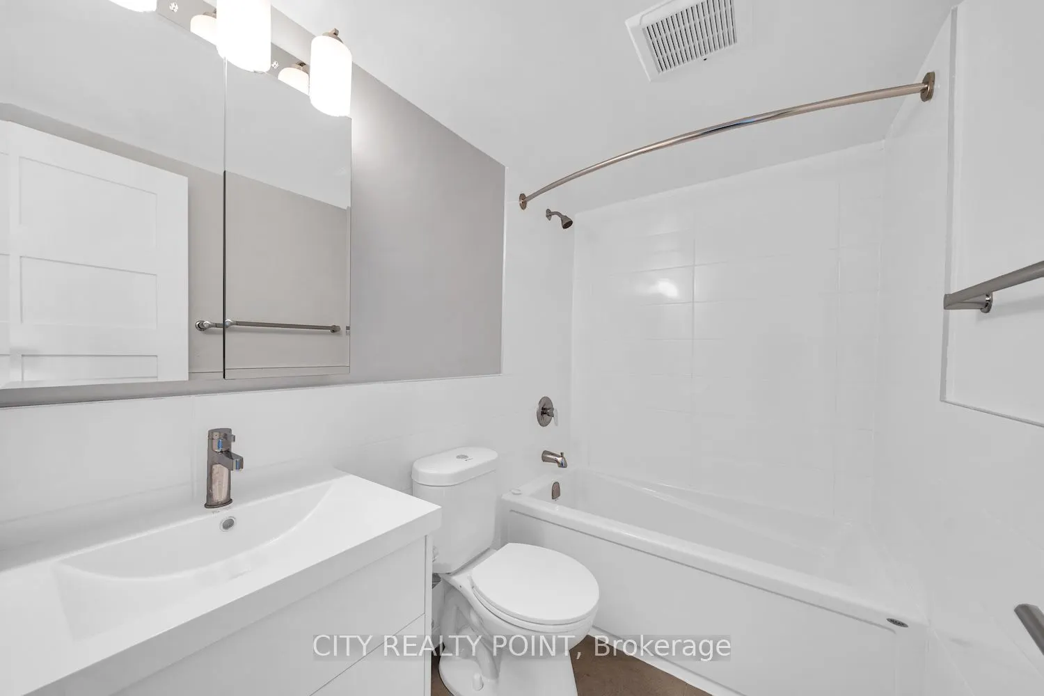 33 Isabella Street, #2715